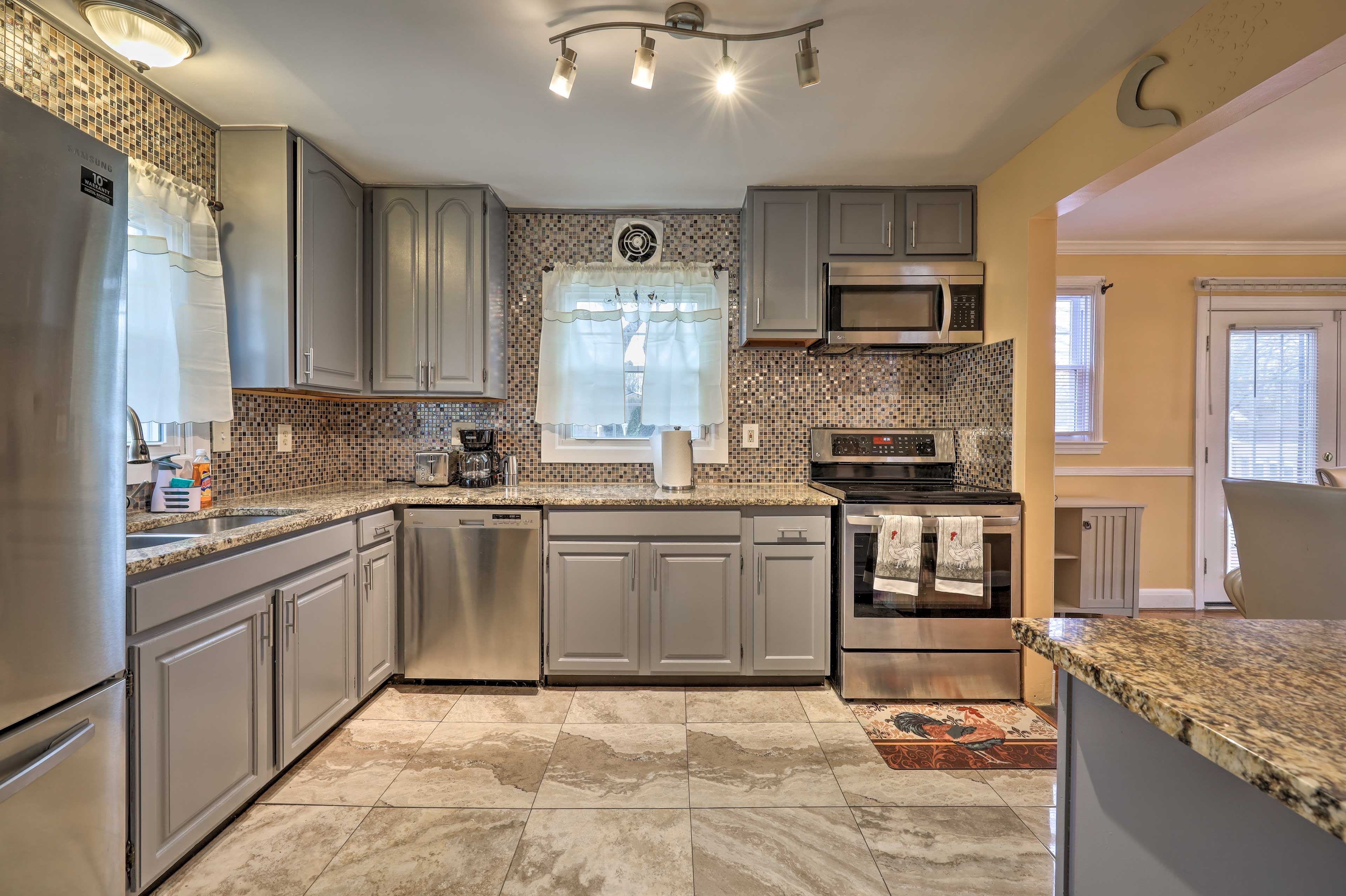 Kitchen | Standard Drip Coffee Maker