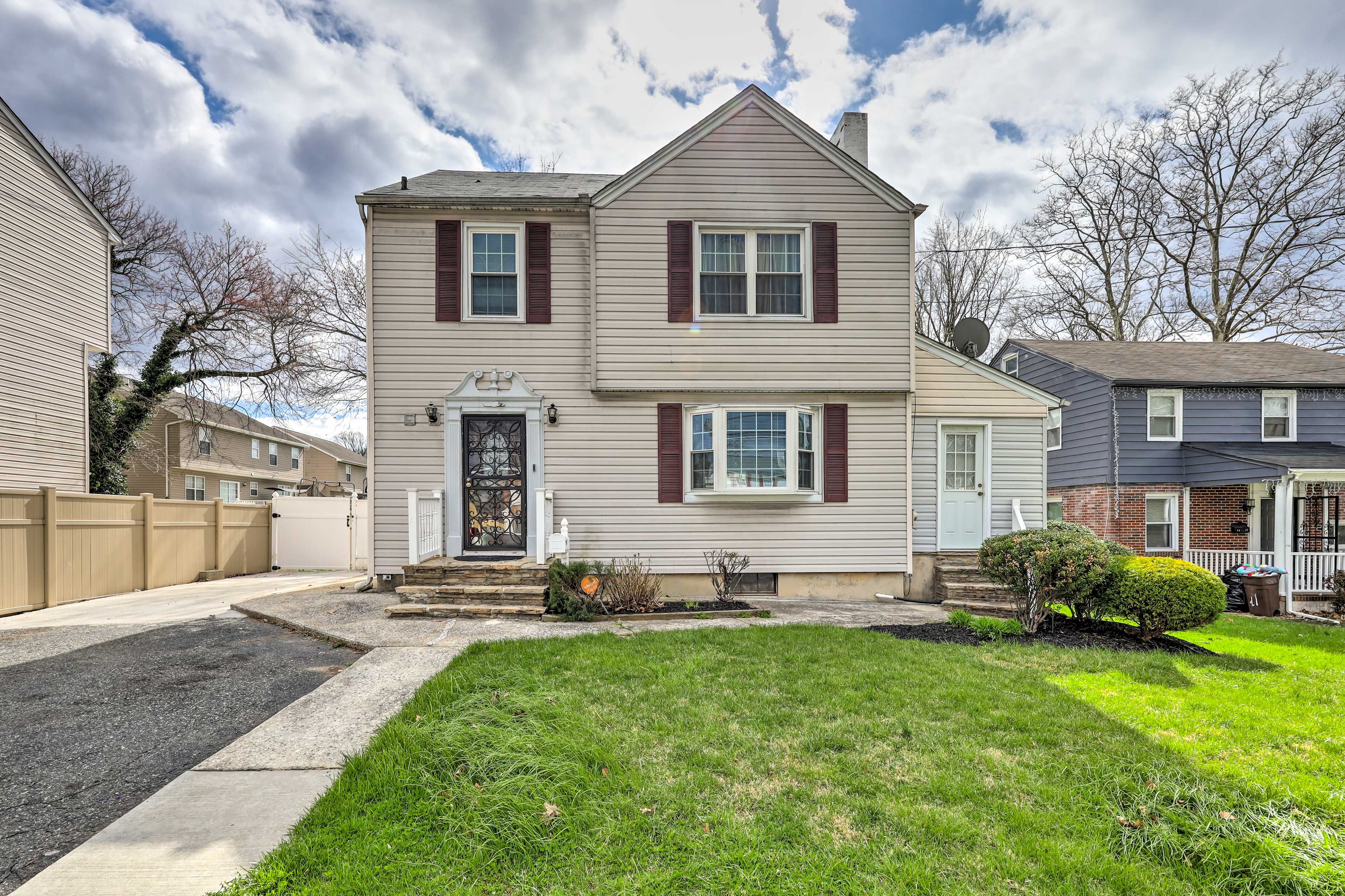 Exterior | 3 Steps Required for Access