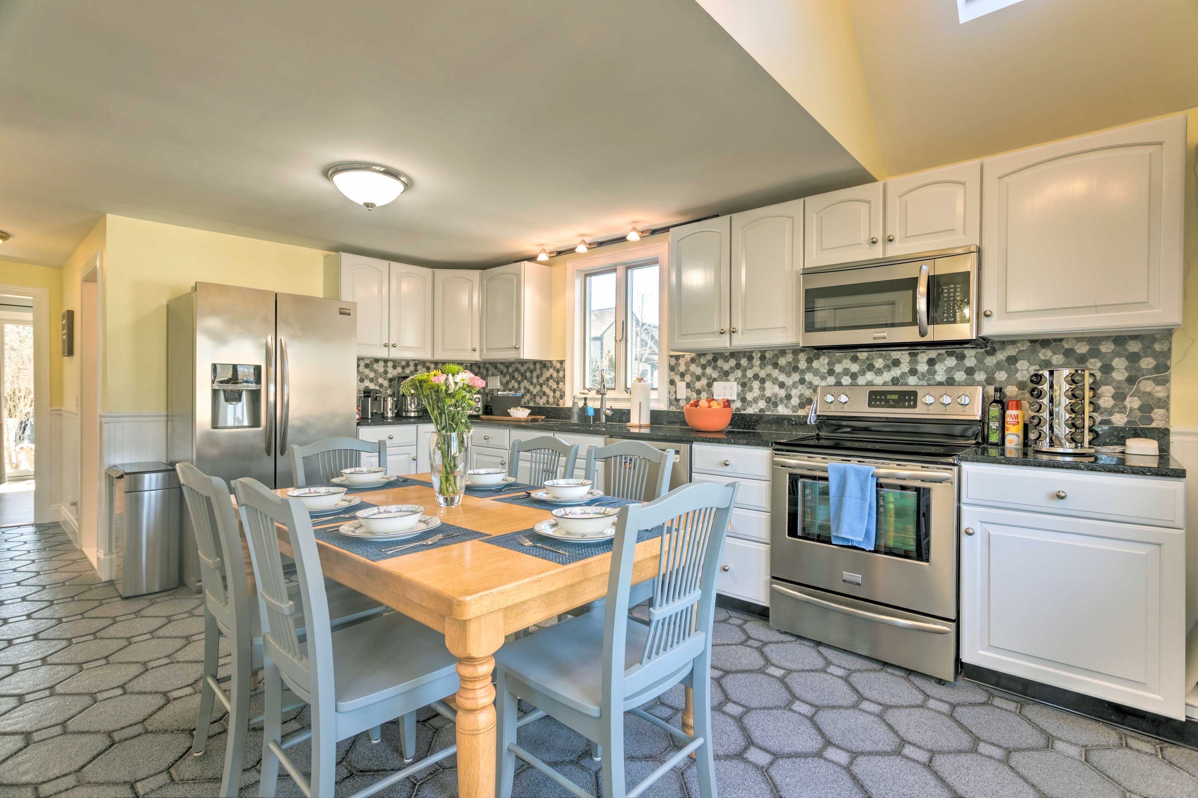 Fully Equipped Kitchen | Nespresso Machine | Cooking Basics | Garbage Disposal