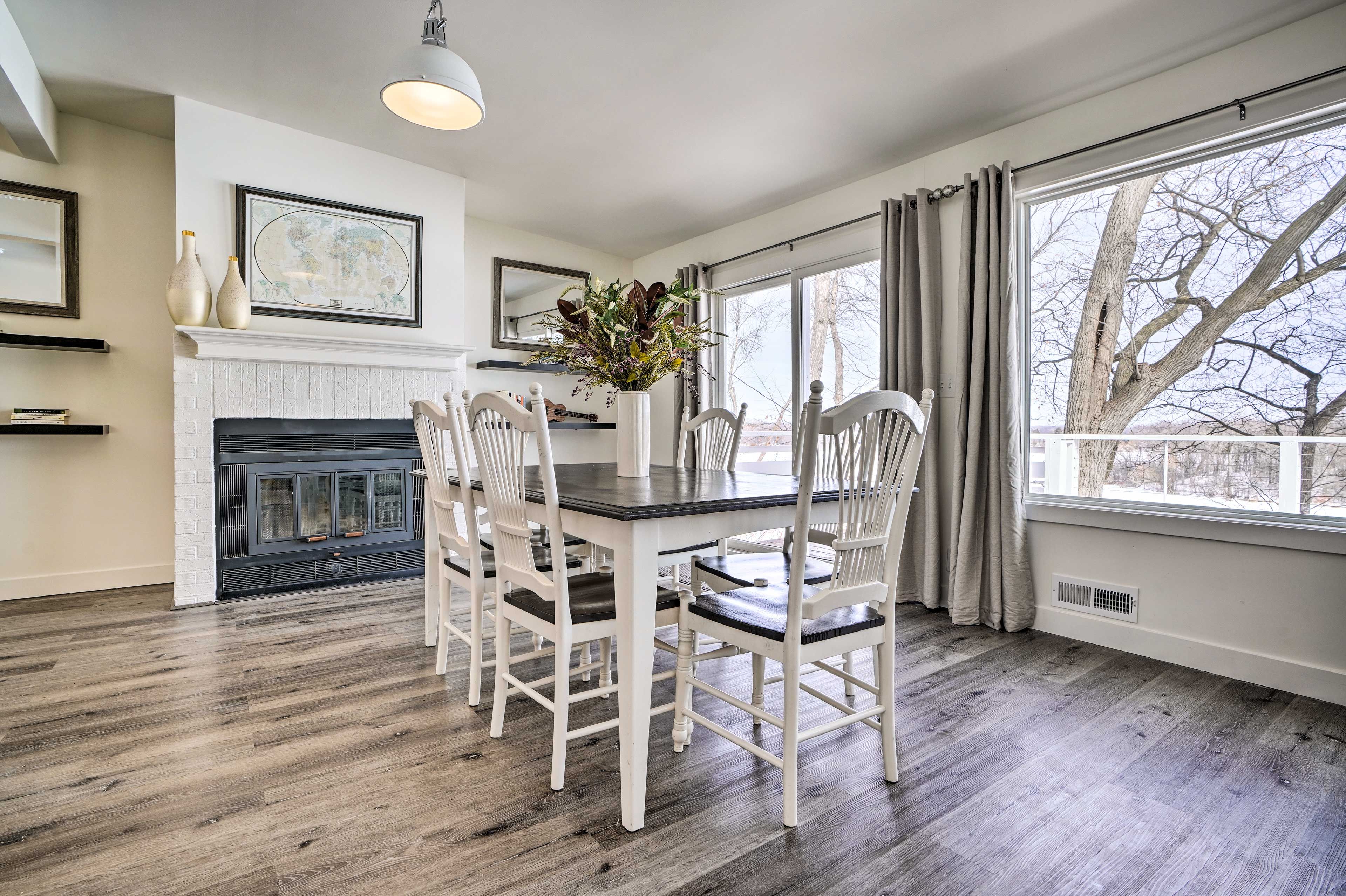 Dining Area | 1st Floor | Dishware/Flatware Provided