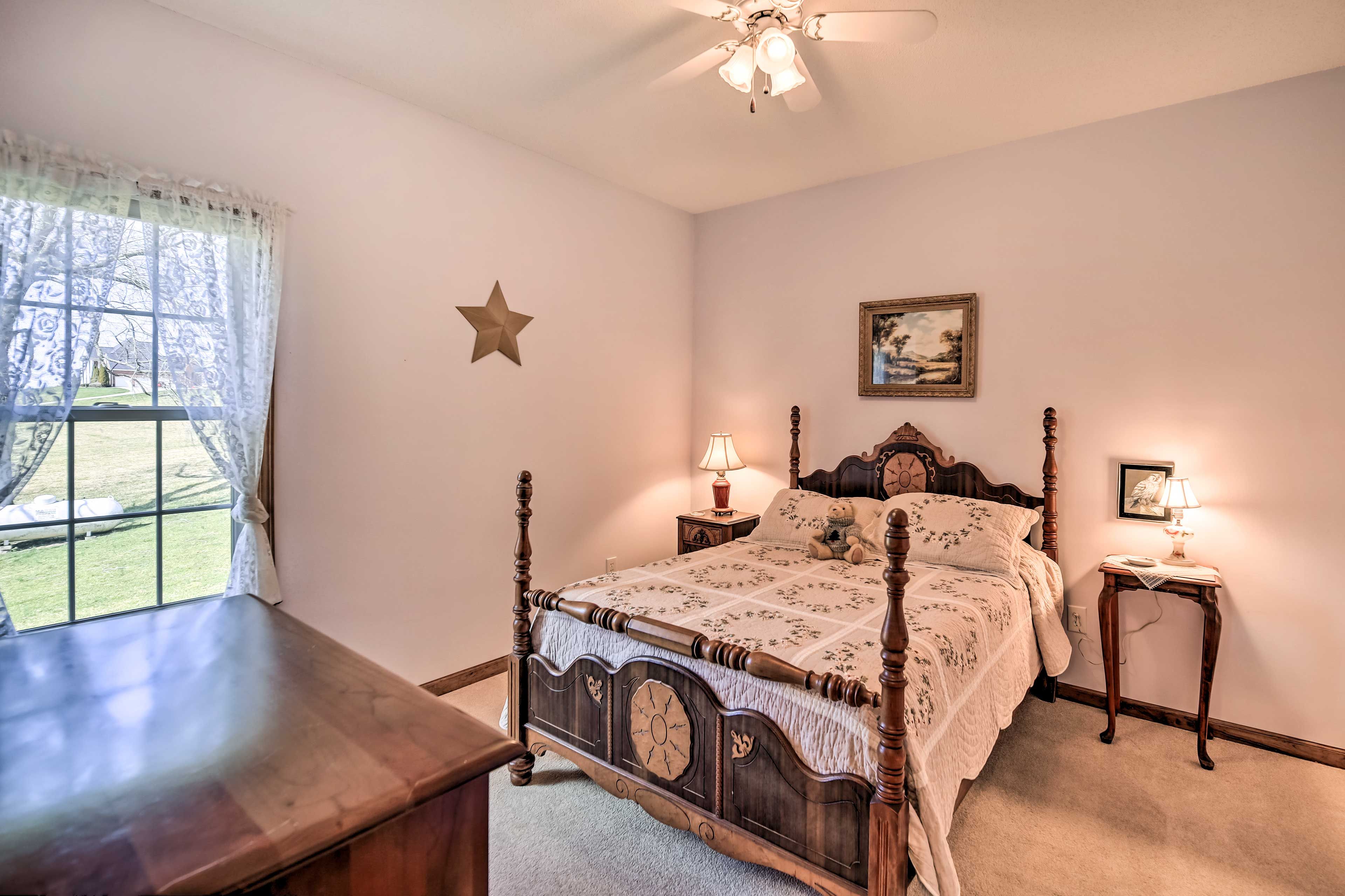 Bedroom 2 | Queen Bed