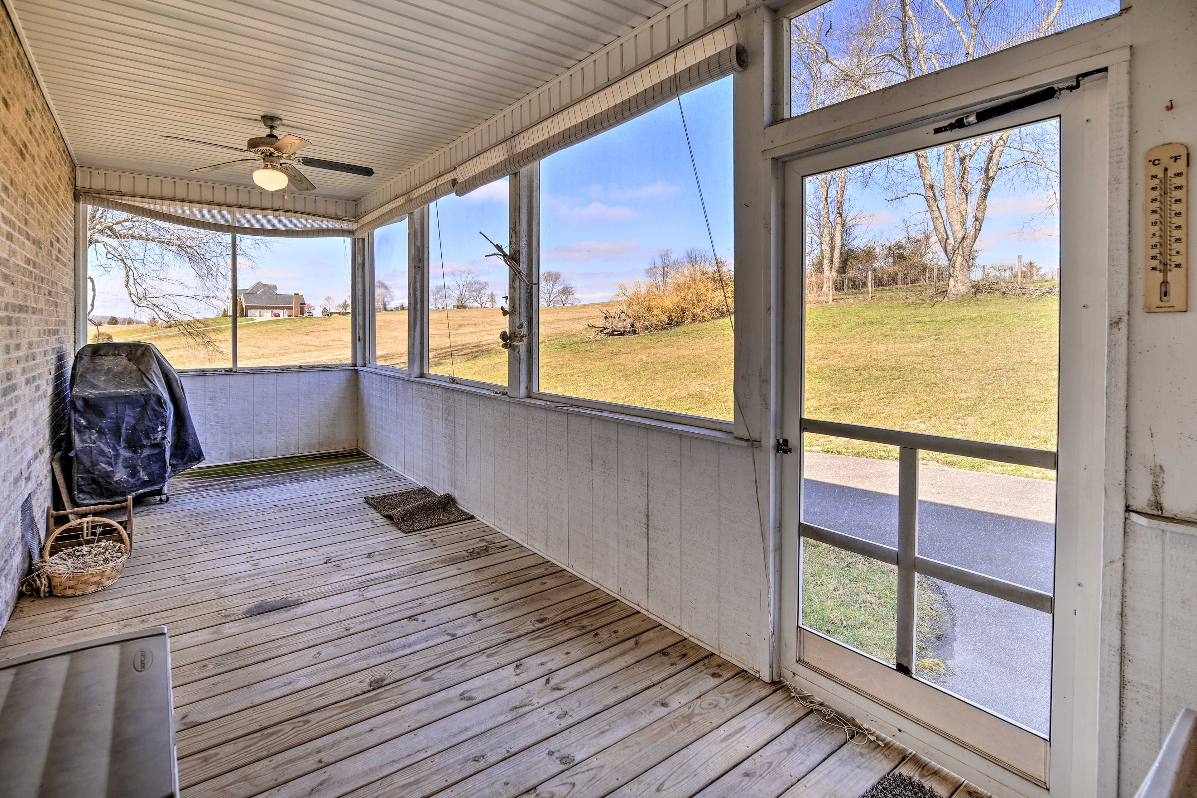 Enclosed Patio | Gas Grill