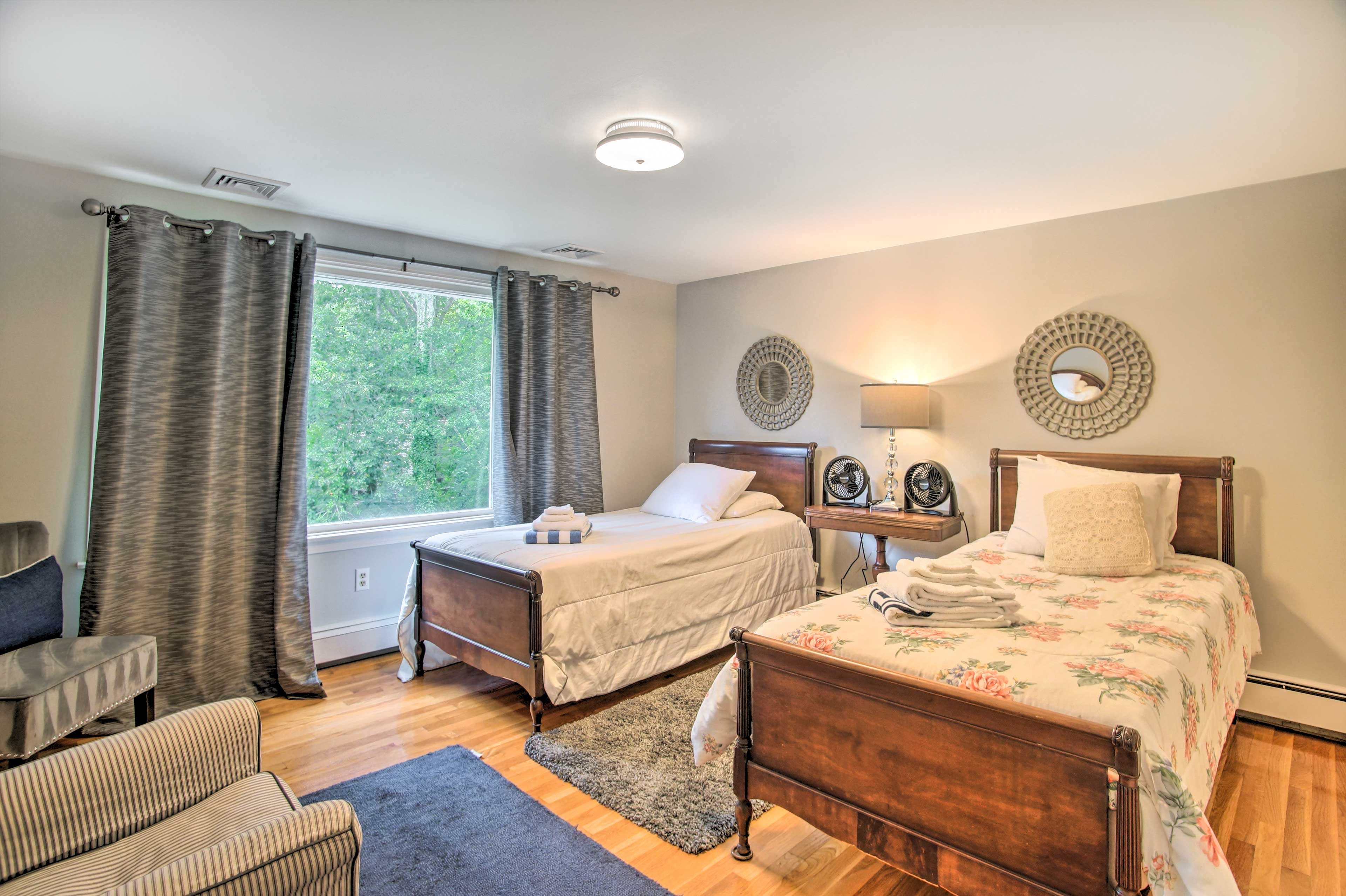 Bedroom 3 | 2 Twin Beds | 2nd Floor