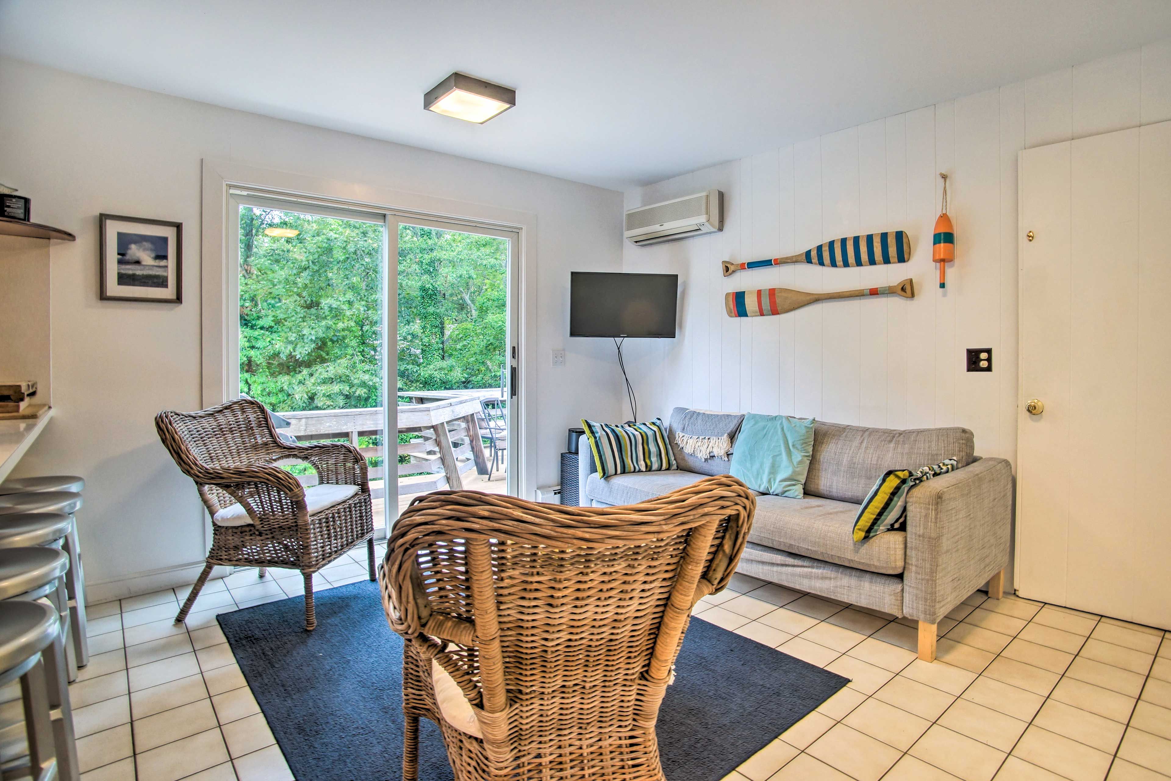 Sitting Area | Smart TV | 1st Floor