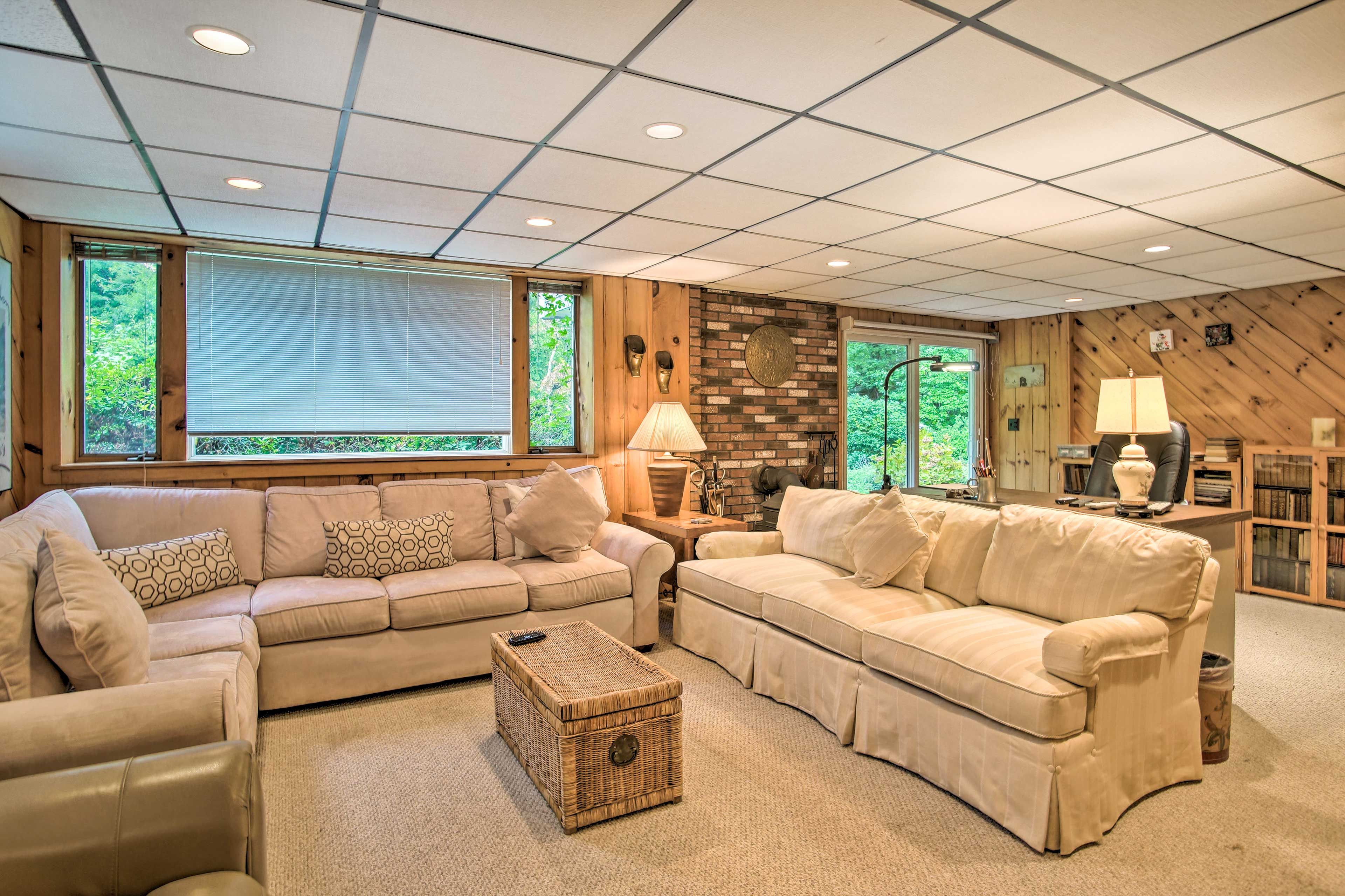 Living Area | Work Desks | Wood-Burning Stove | Ping-Pong Table | Lower Level