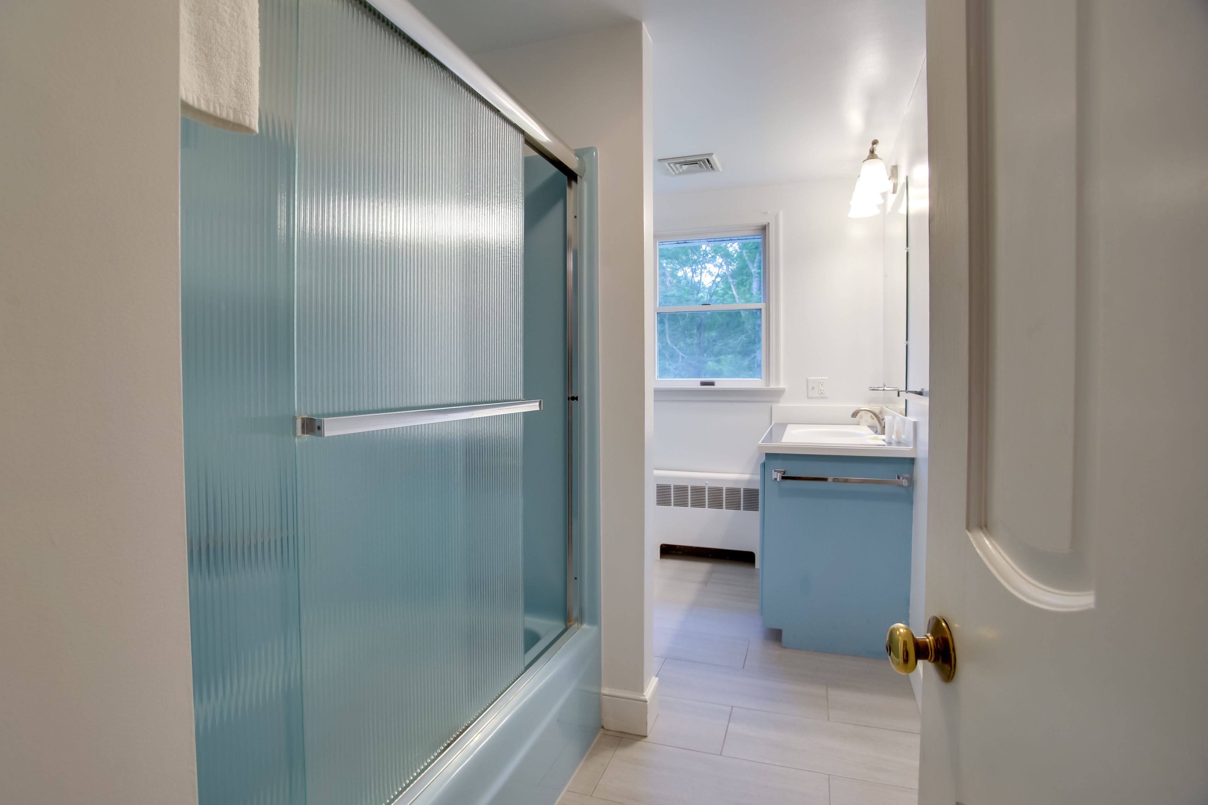 En-Suite Bathroom | Towels Provided | Complimentary Toiletries | 2nd Floor