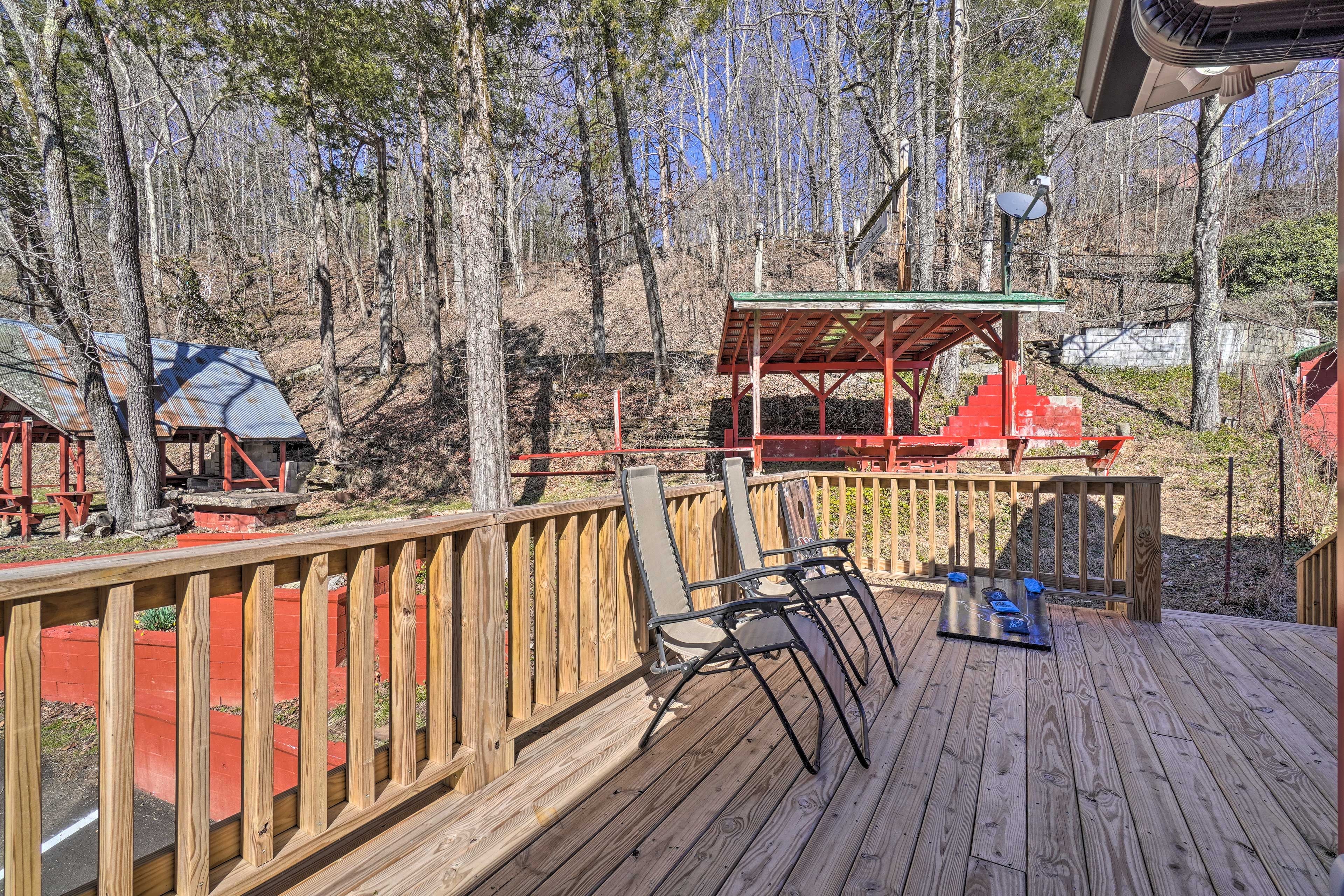 Deck | Cornhole