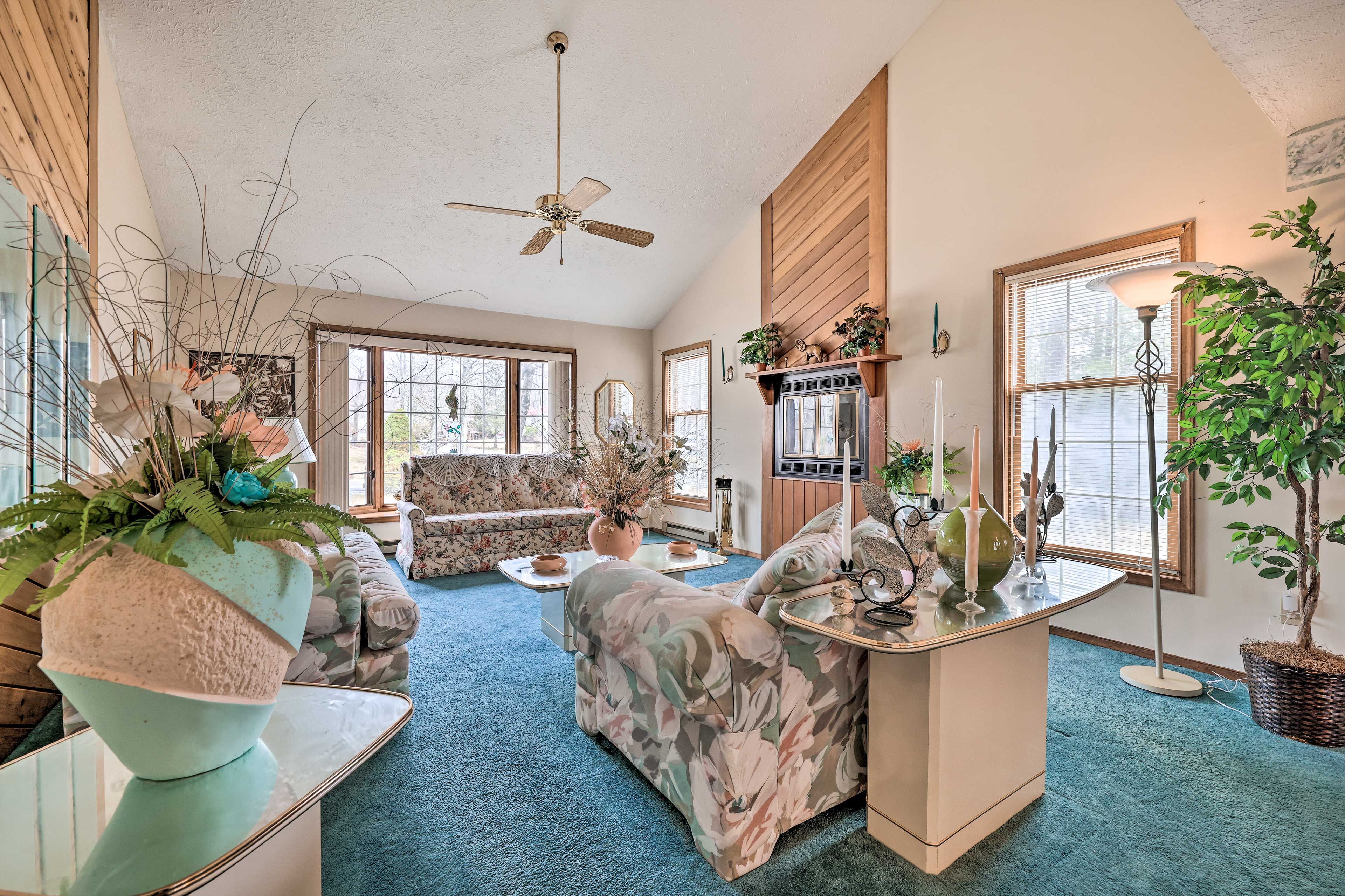 Tobyhanna Vacation Rental | 3BR | 2.5BA | 1,962 Sq Ft | 1 Step to Enter