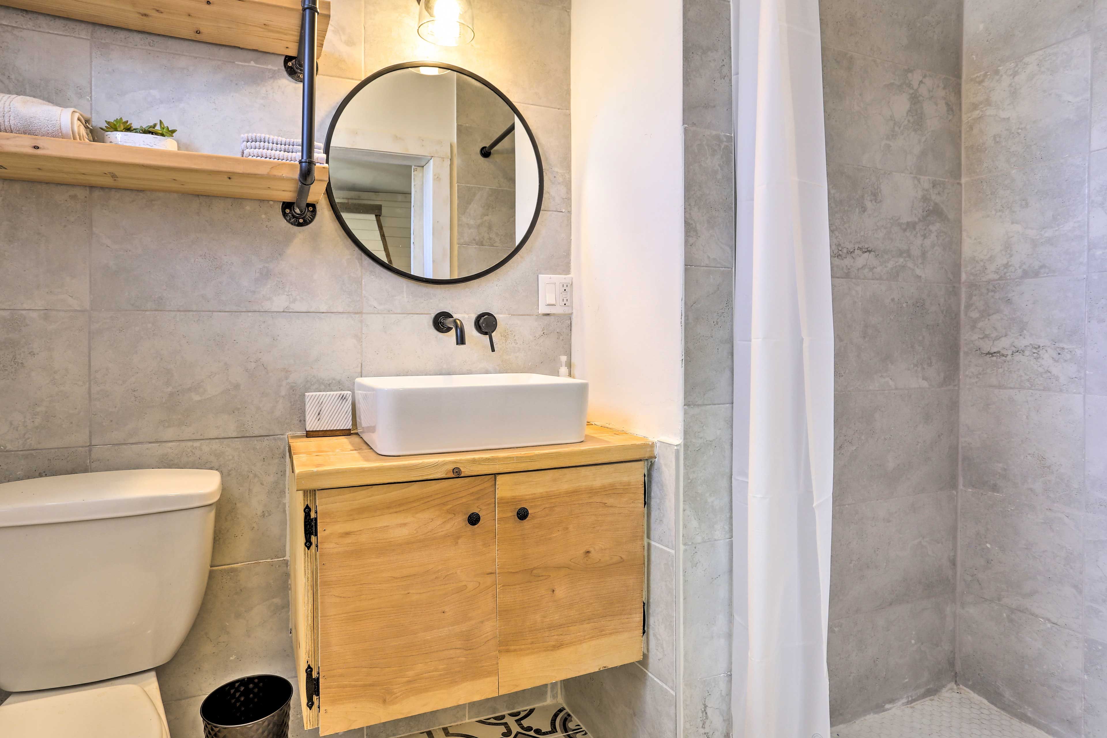 Full Bathroom