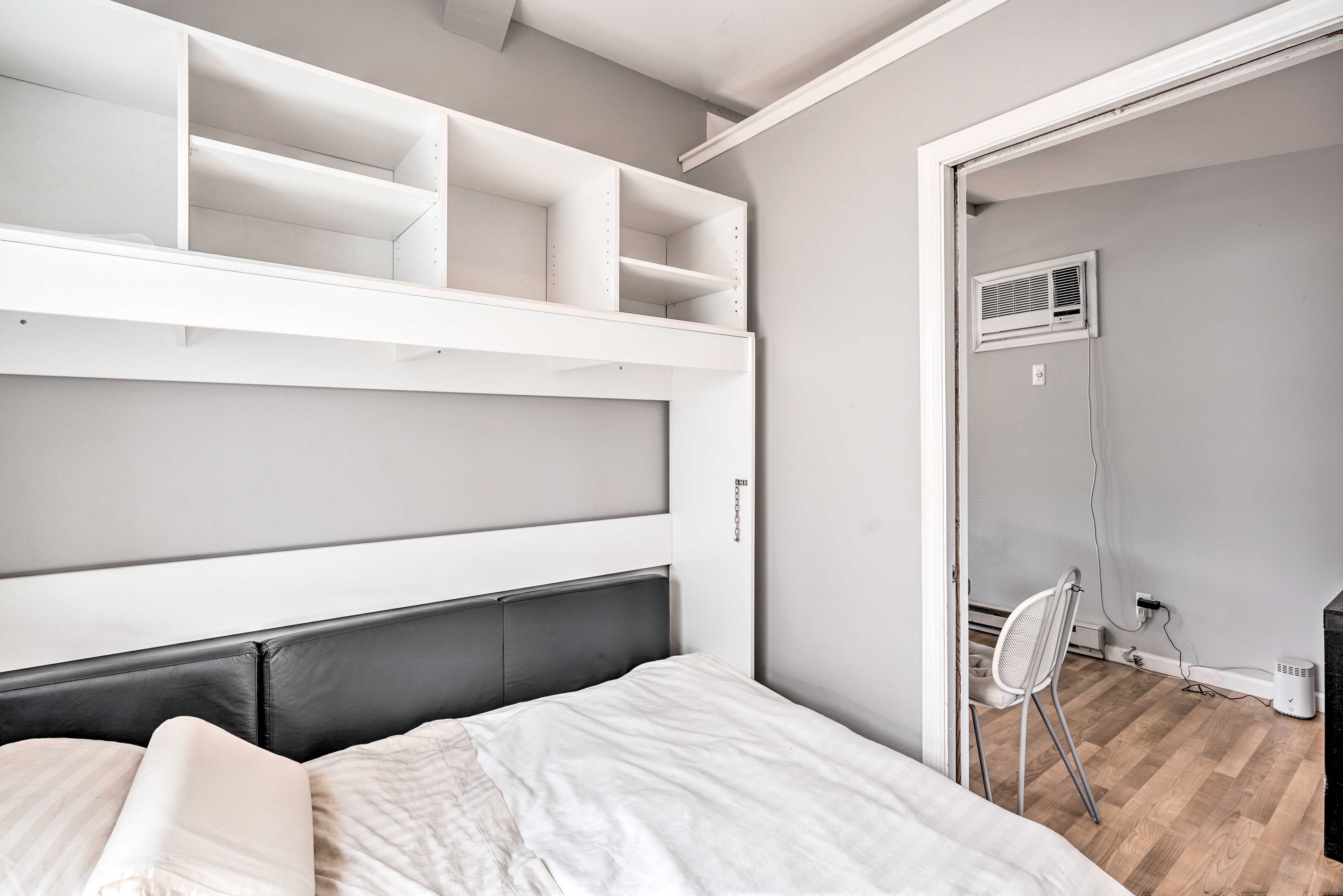 Bedroom | Full Bed