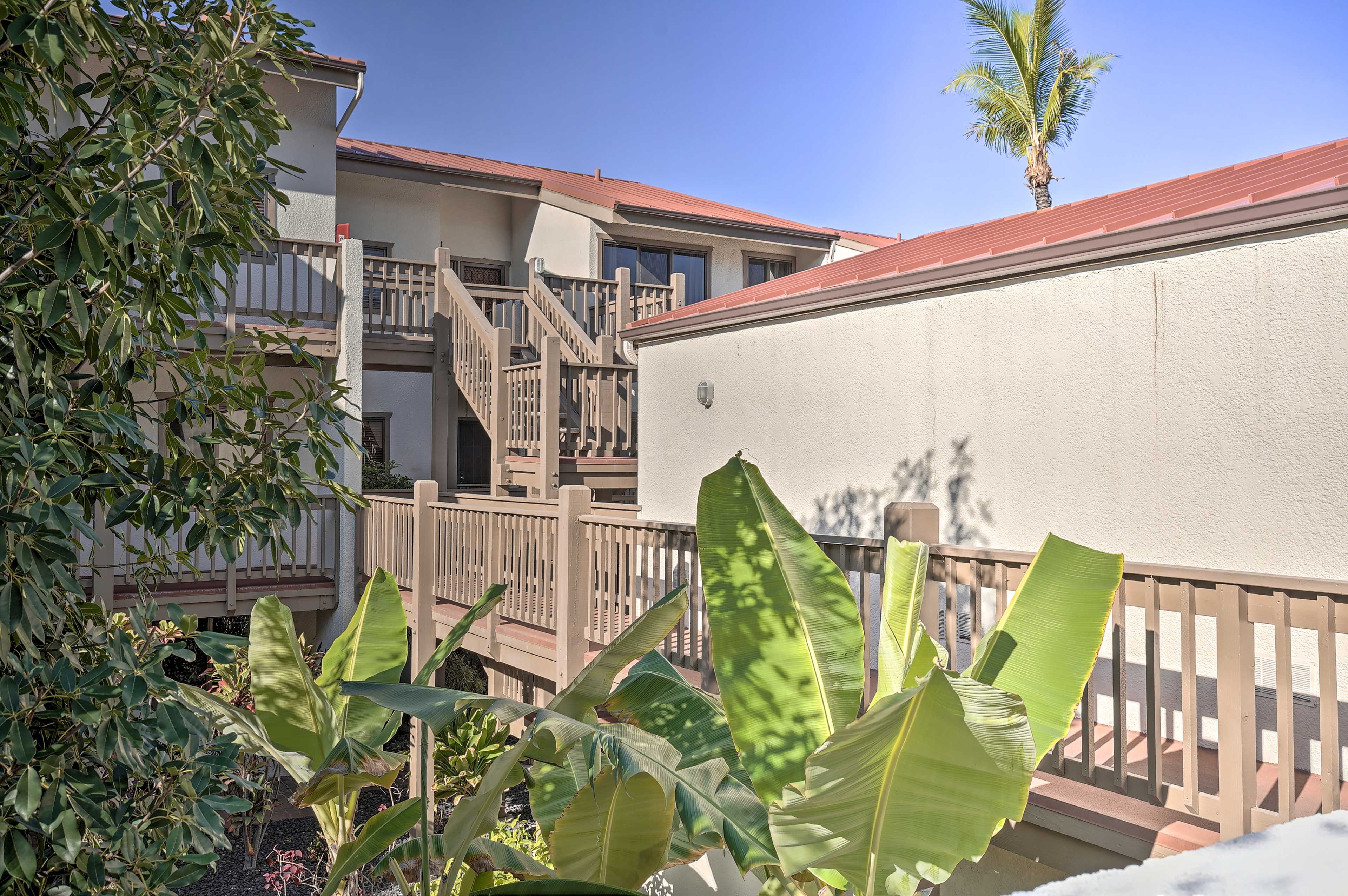 Unit Exterior | 1 Set of Stairs to Access Unit