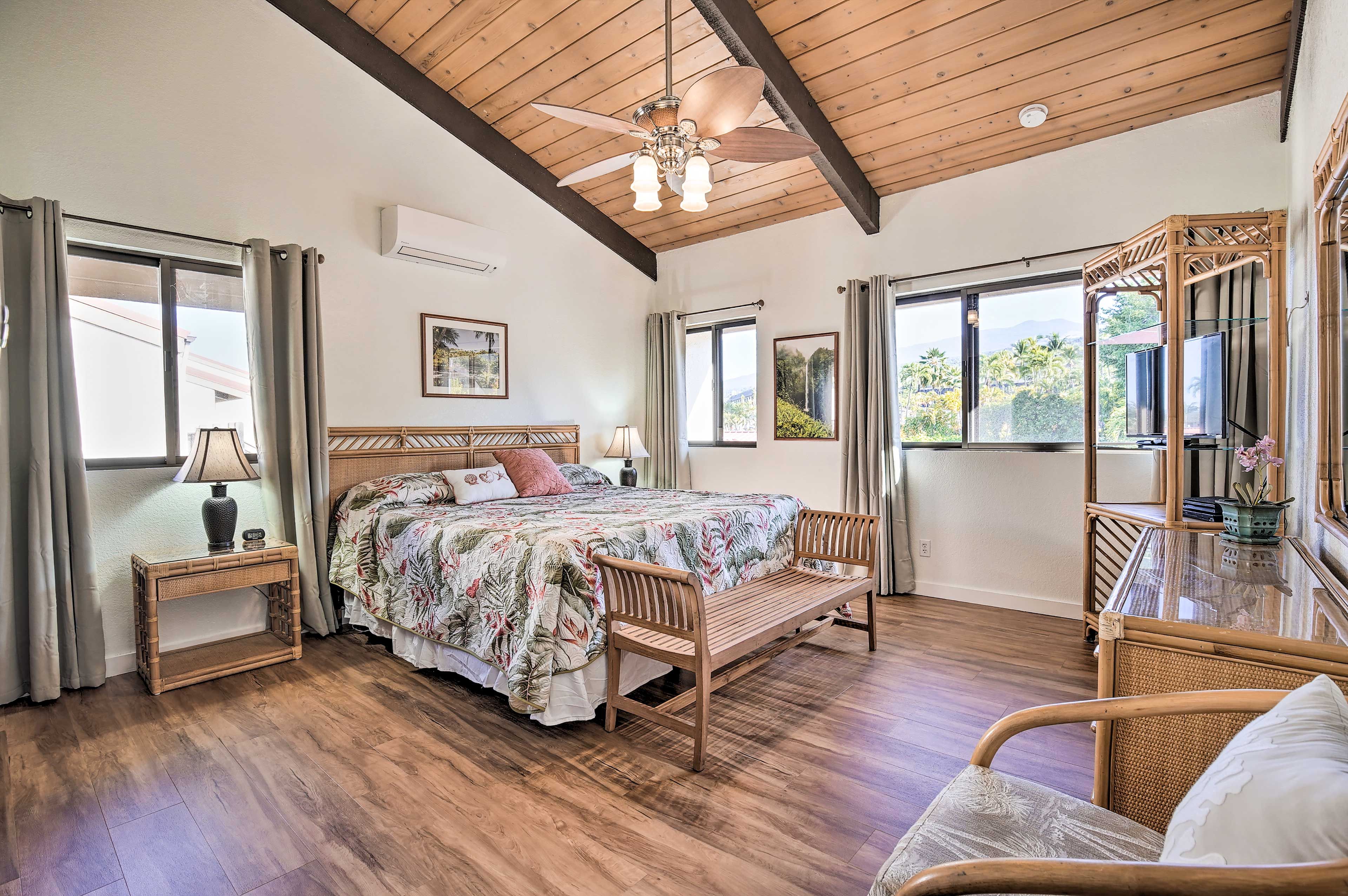Bedroom | California King Bed | Linens Provided | Smart TV