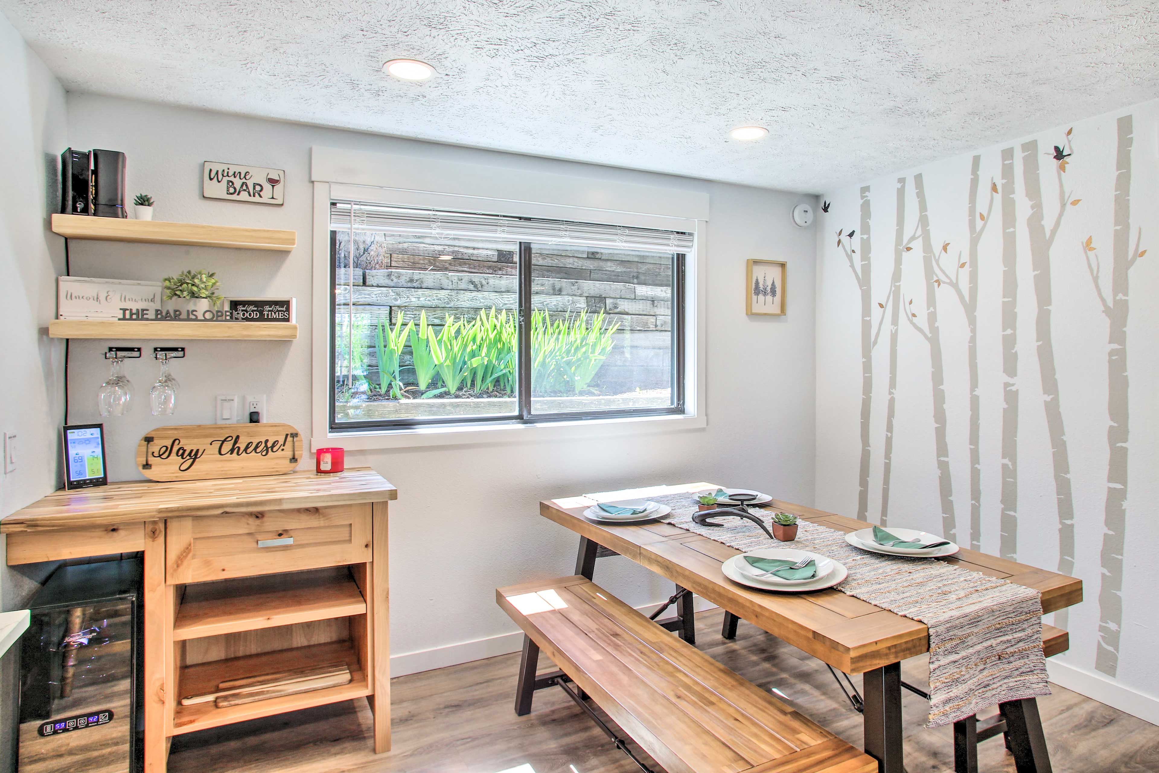 Dining Area | Dishware & Flatware