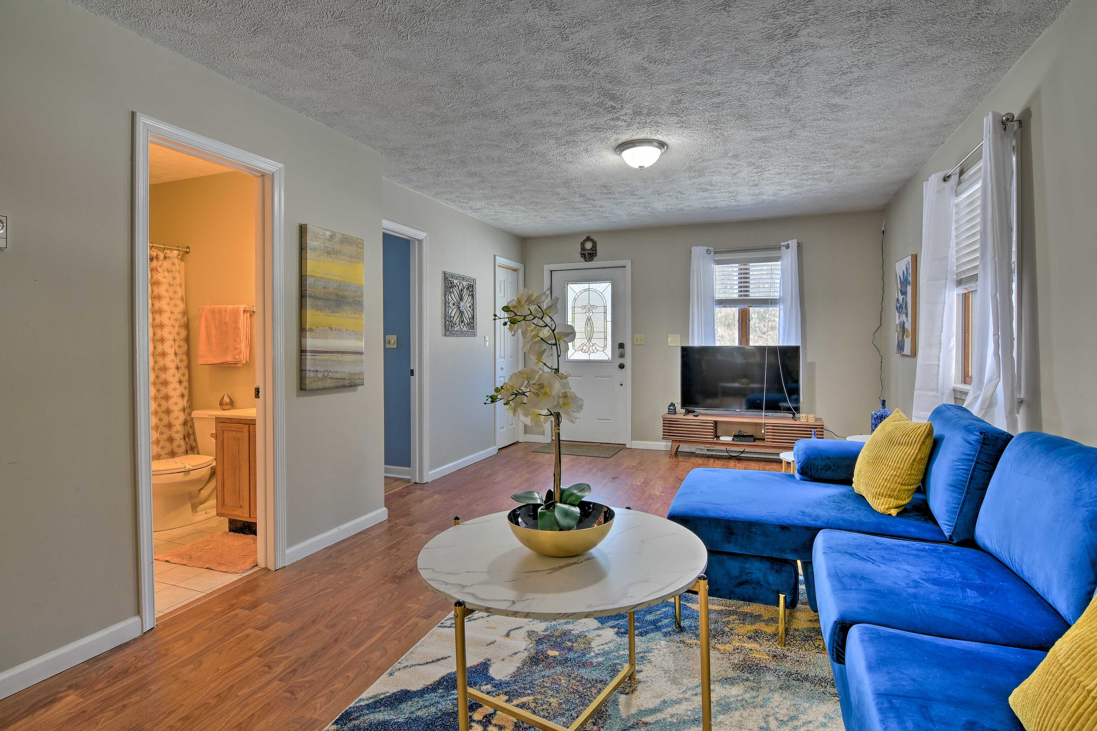 Living Room | Free WiFi