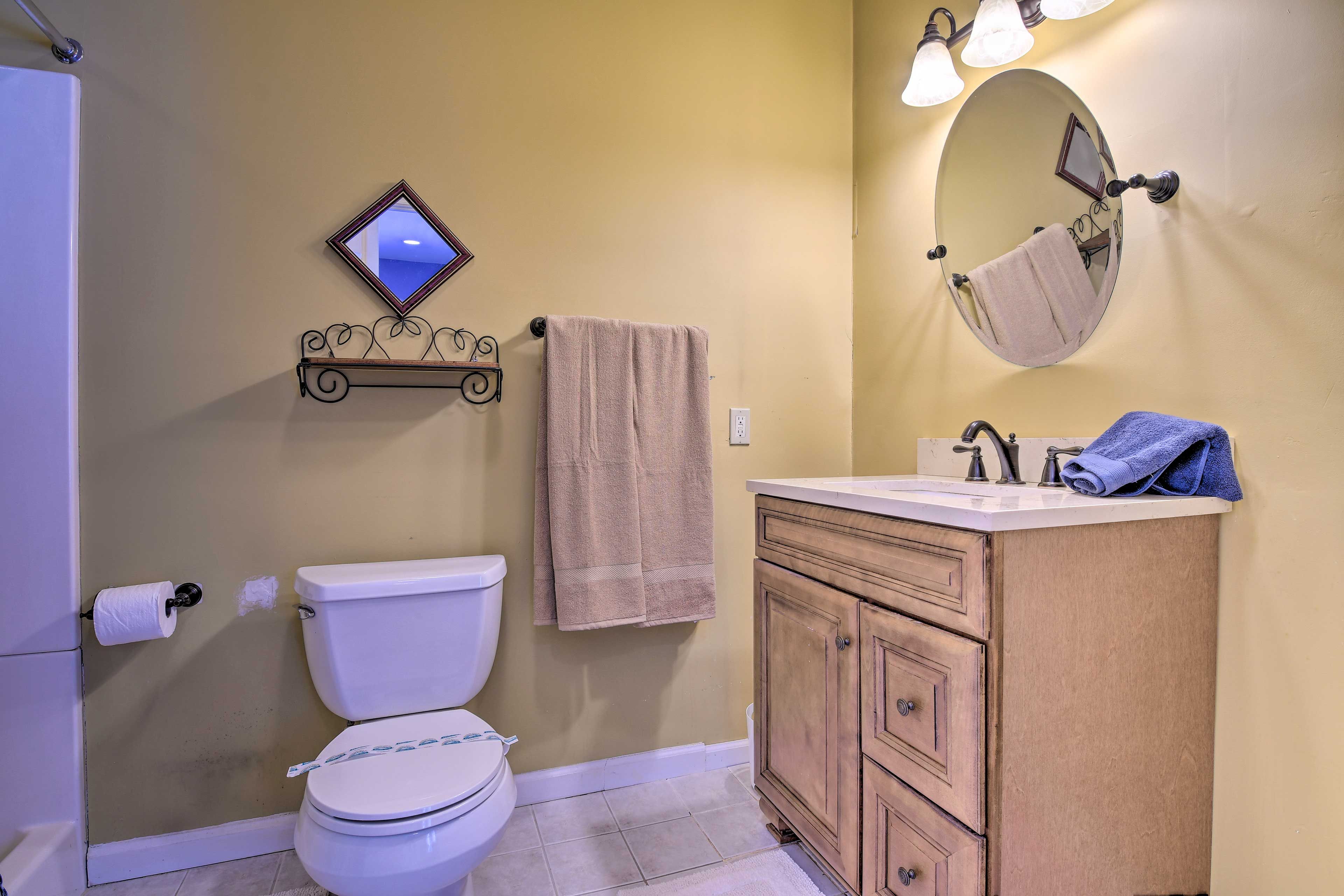 En-Suite Bathroom | Towels Provided