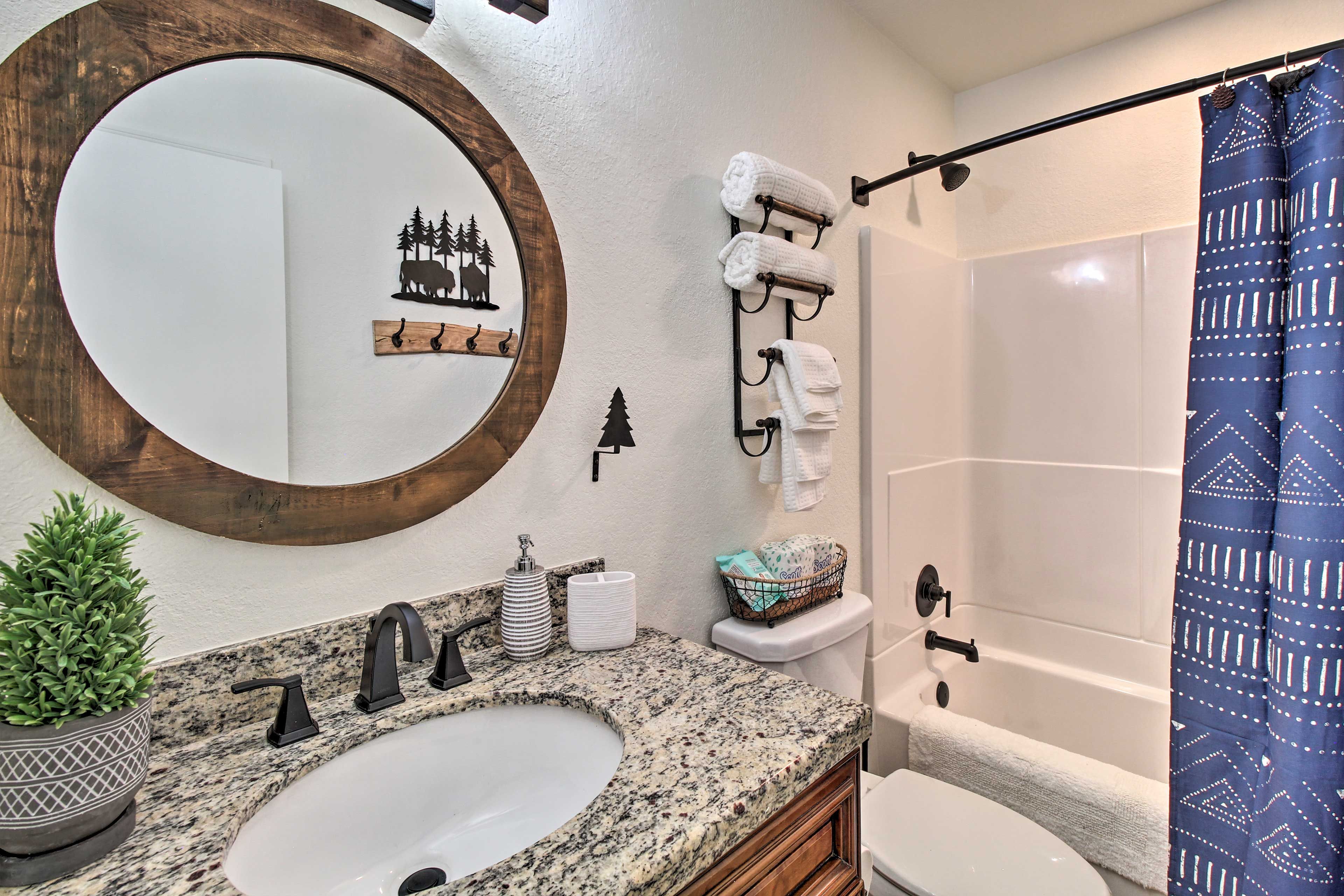 Full Bath | Complimentary Toiletries