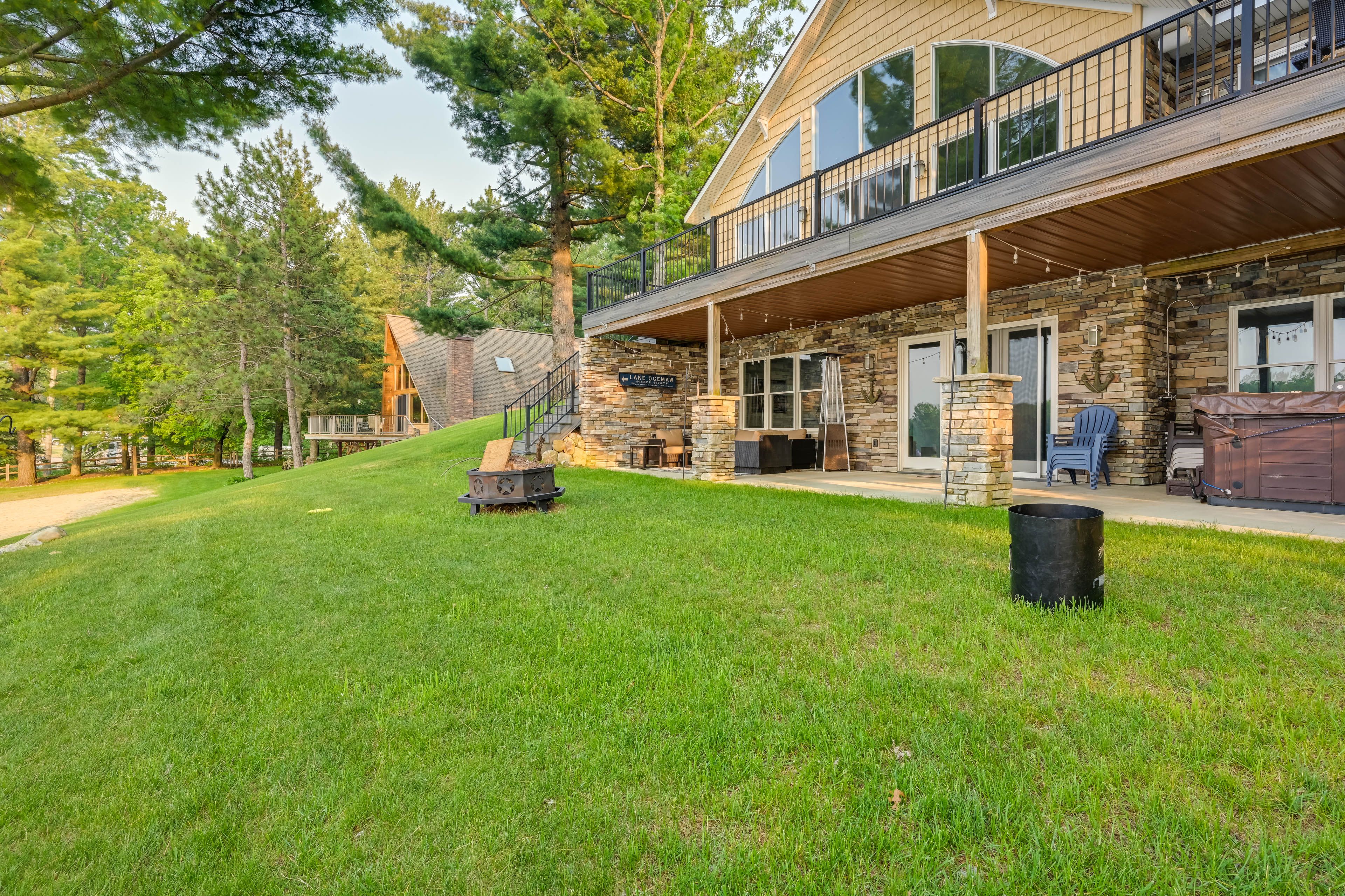 Yard Space | Fire Pit | Lake Access