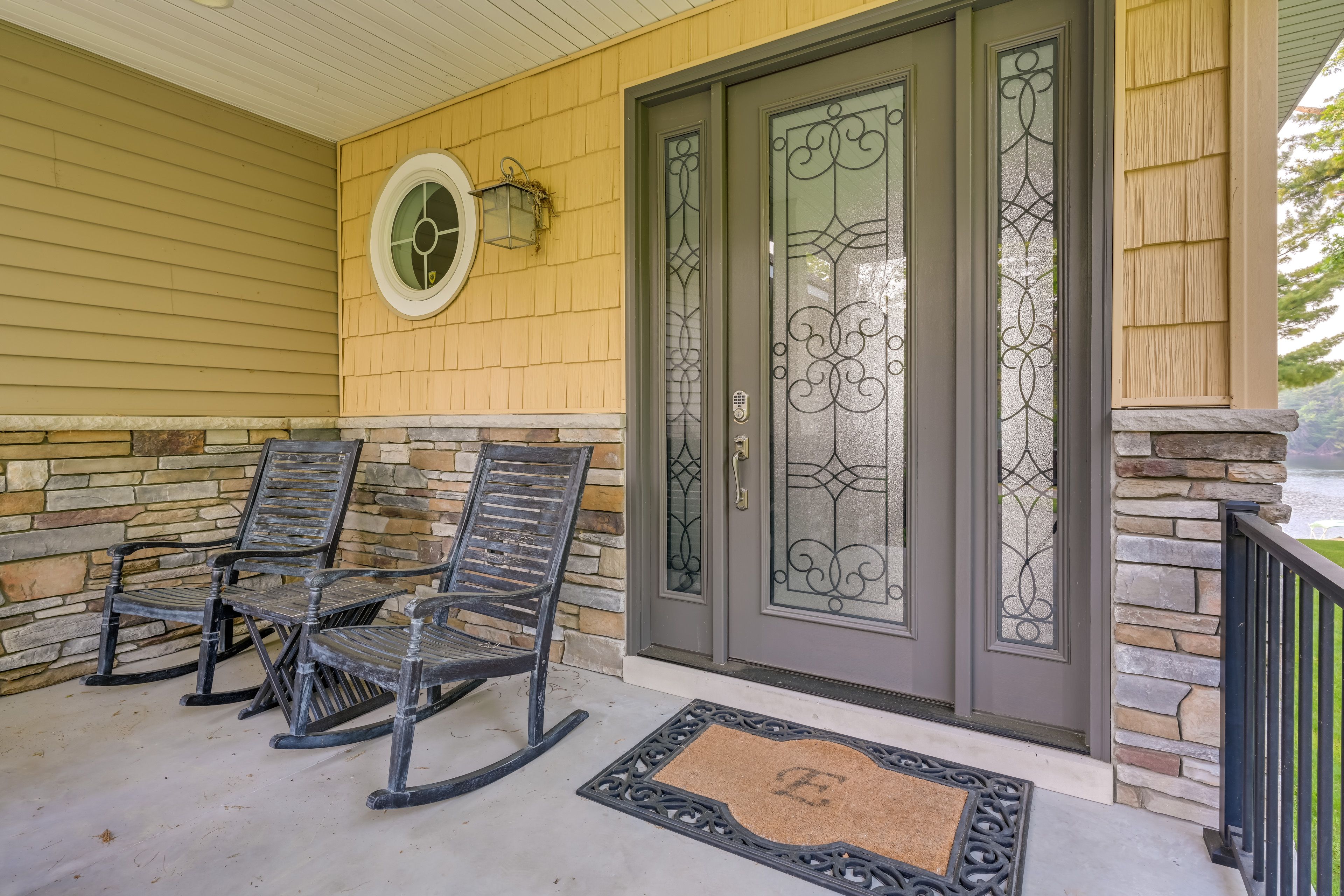 Porch | Entry