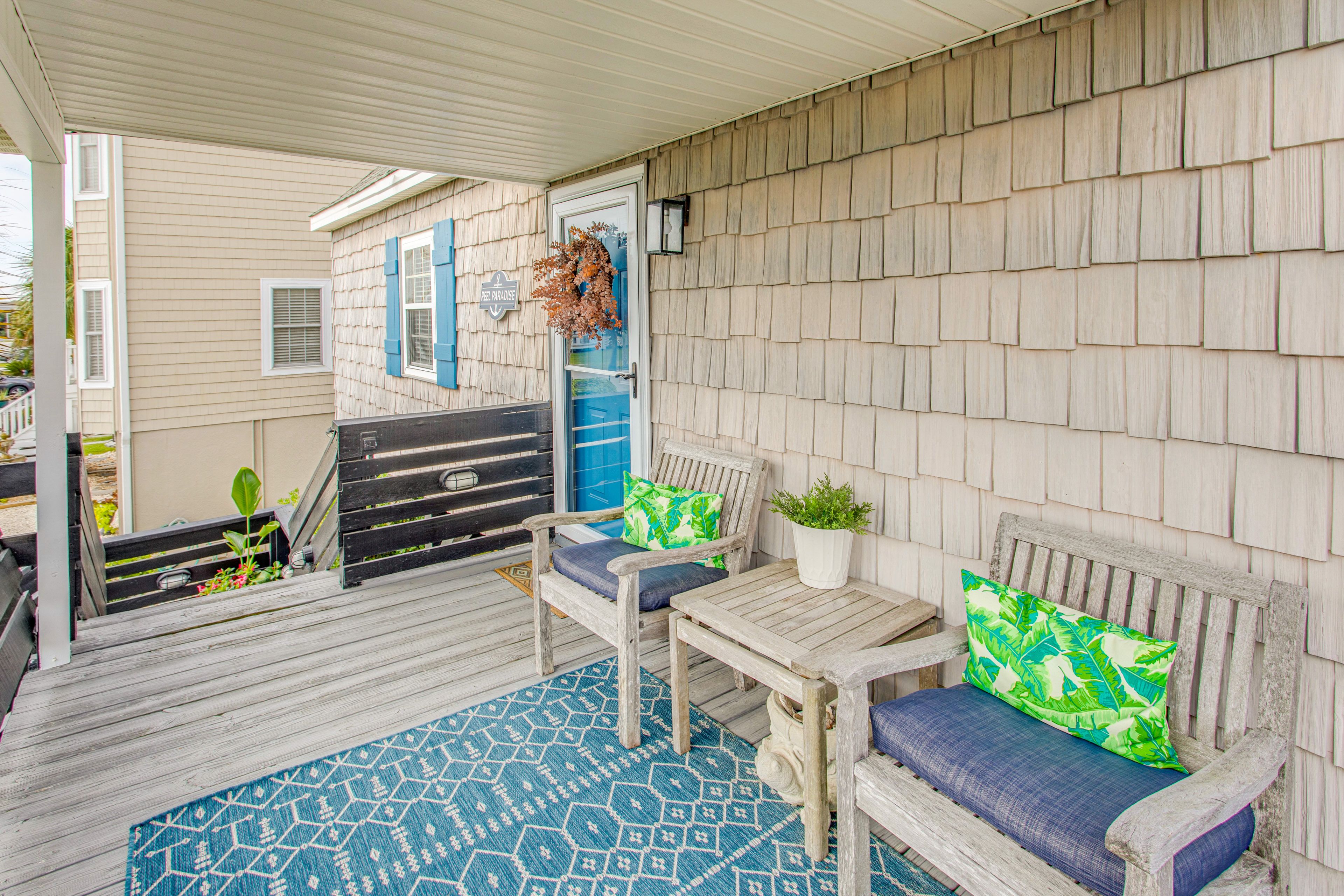 Wraparound Deck