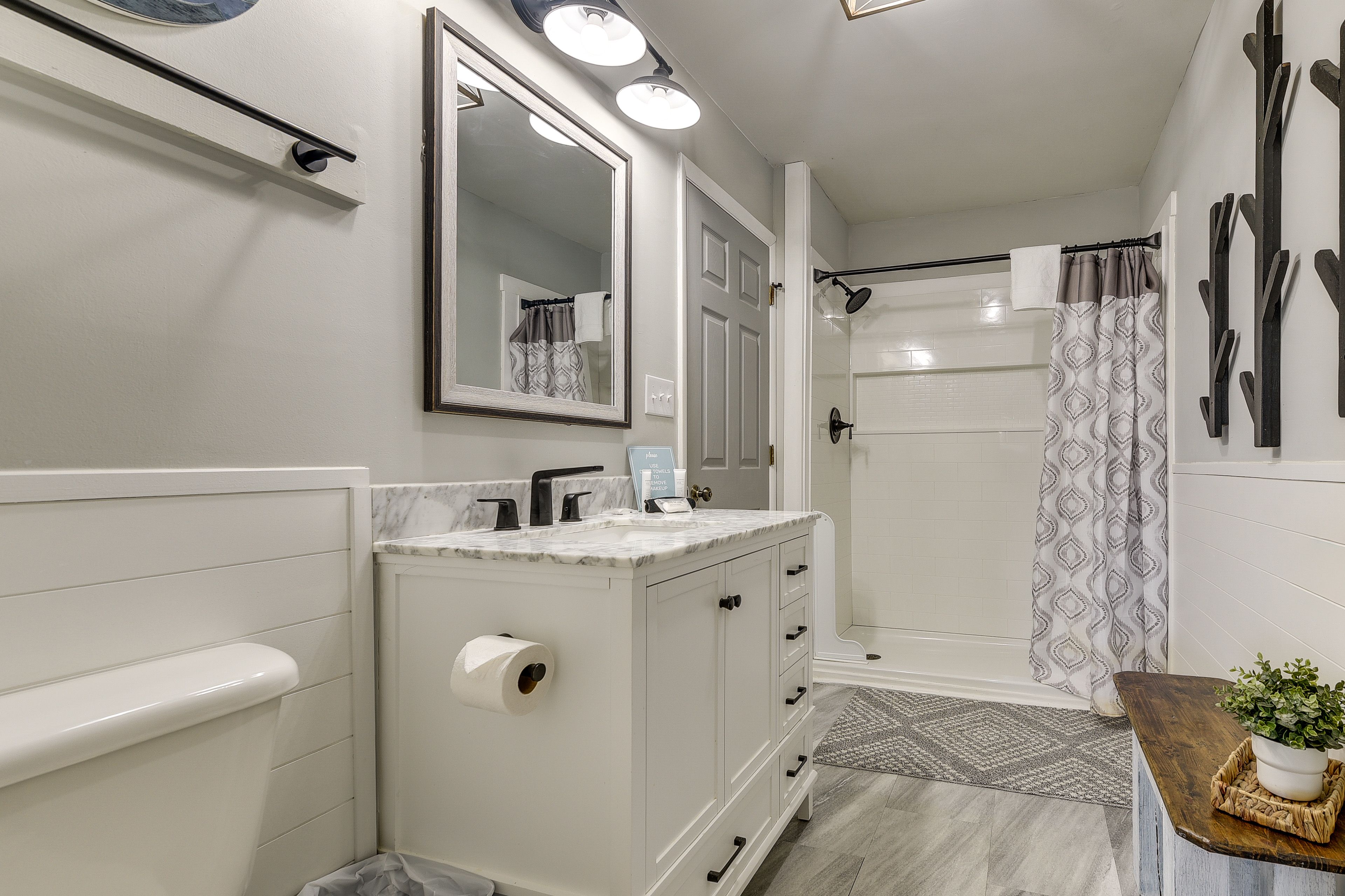 En-Suite Bathroom | Complimentary Toiletries