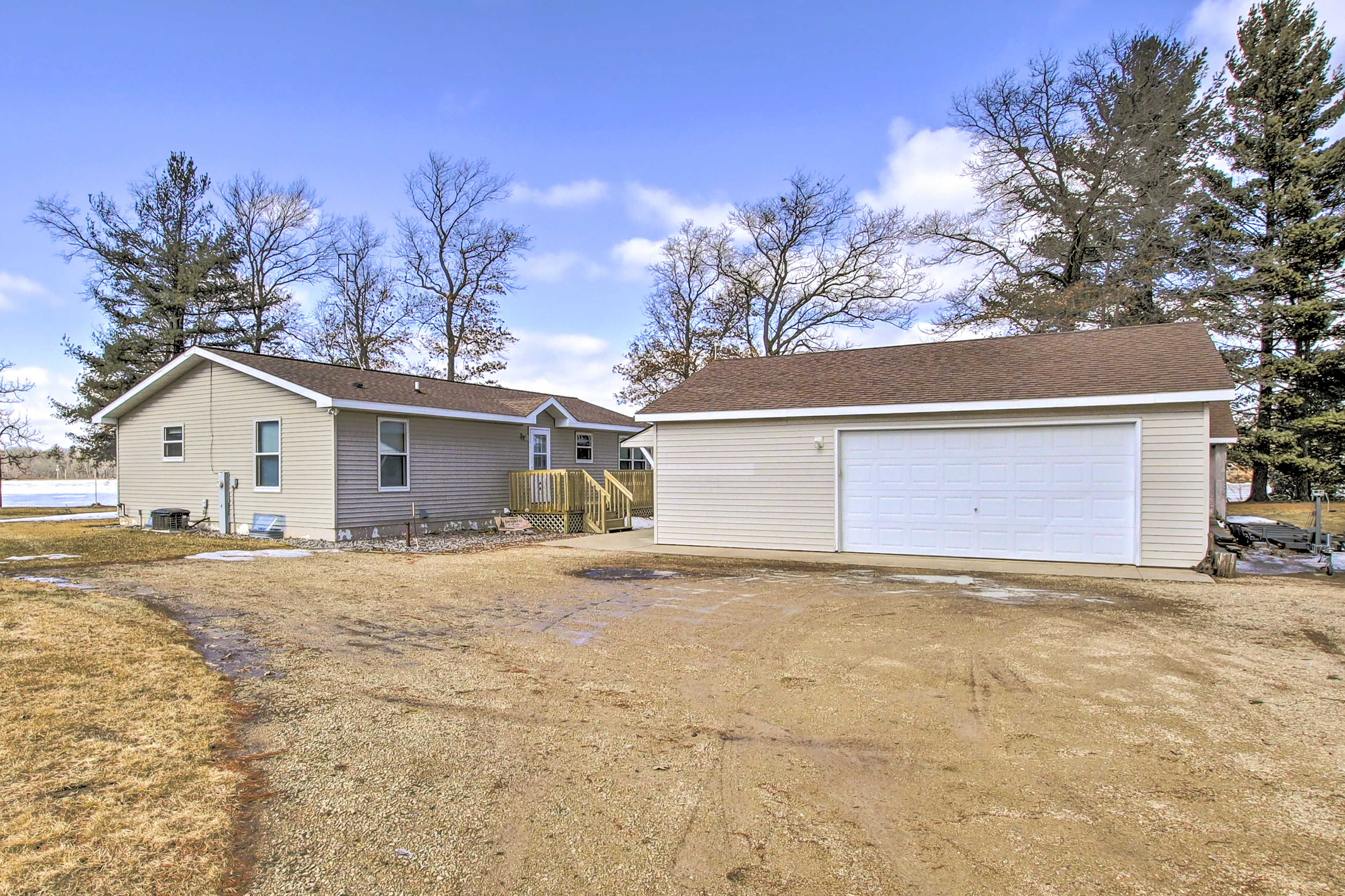 Property Exterior | Driveway (4 Vehicles) | RV/Trailer Parking Allowed On-Site