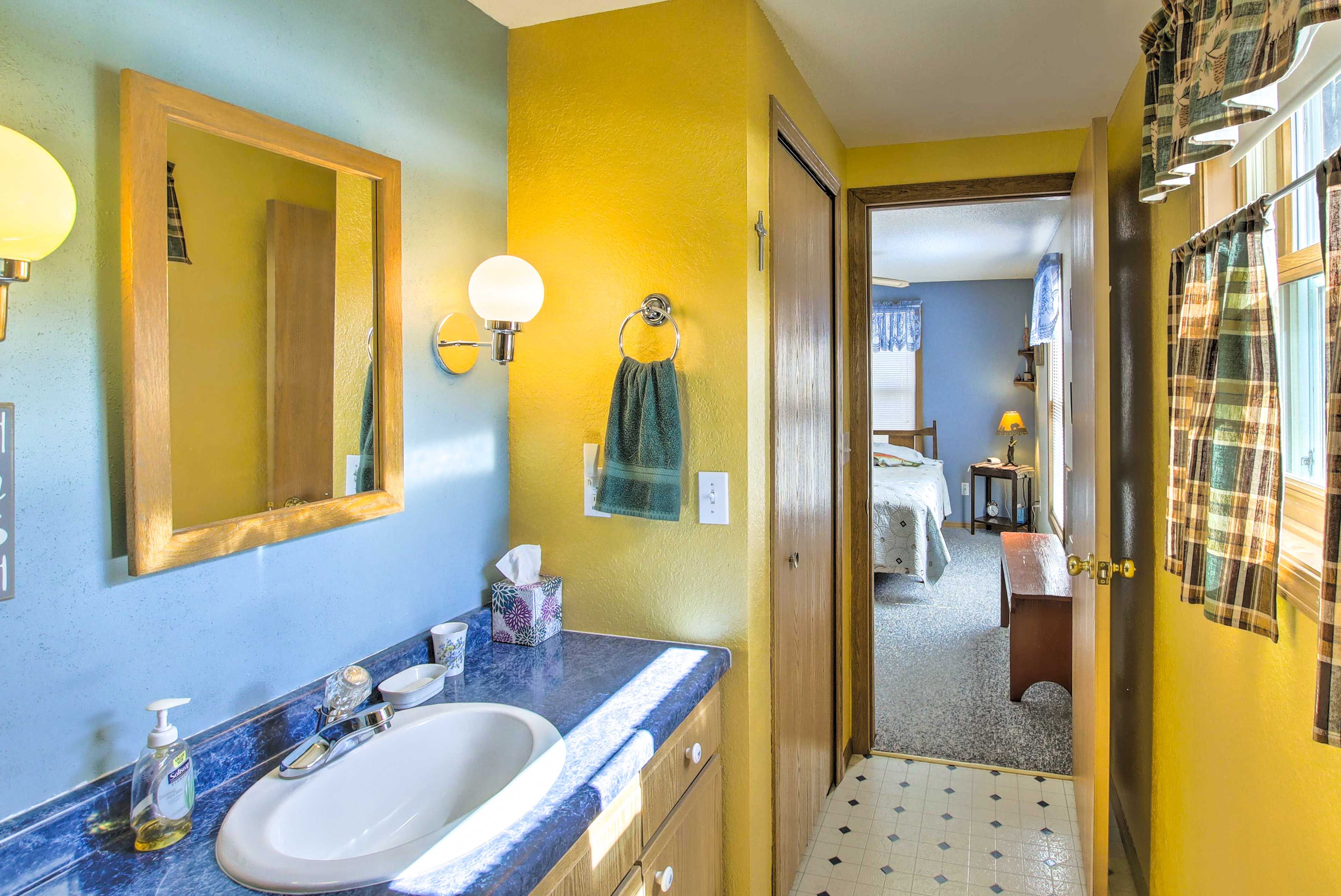 En-Suite Bathroom | Complimentary Toiletries