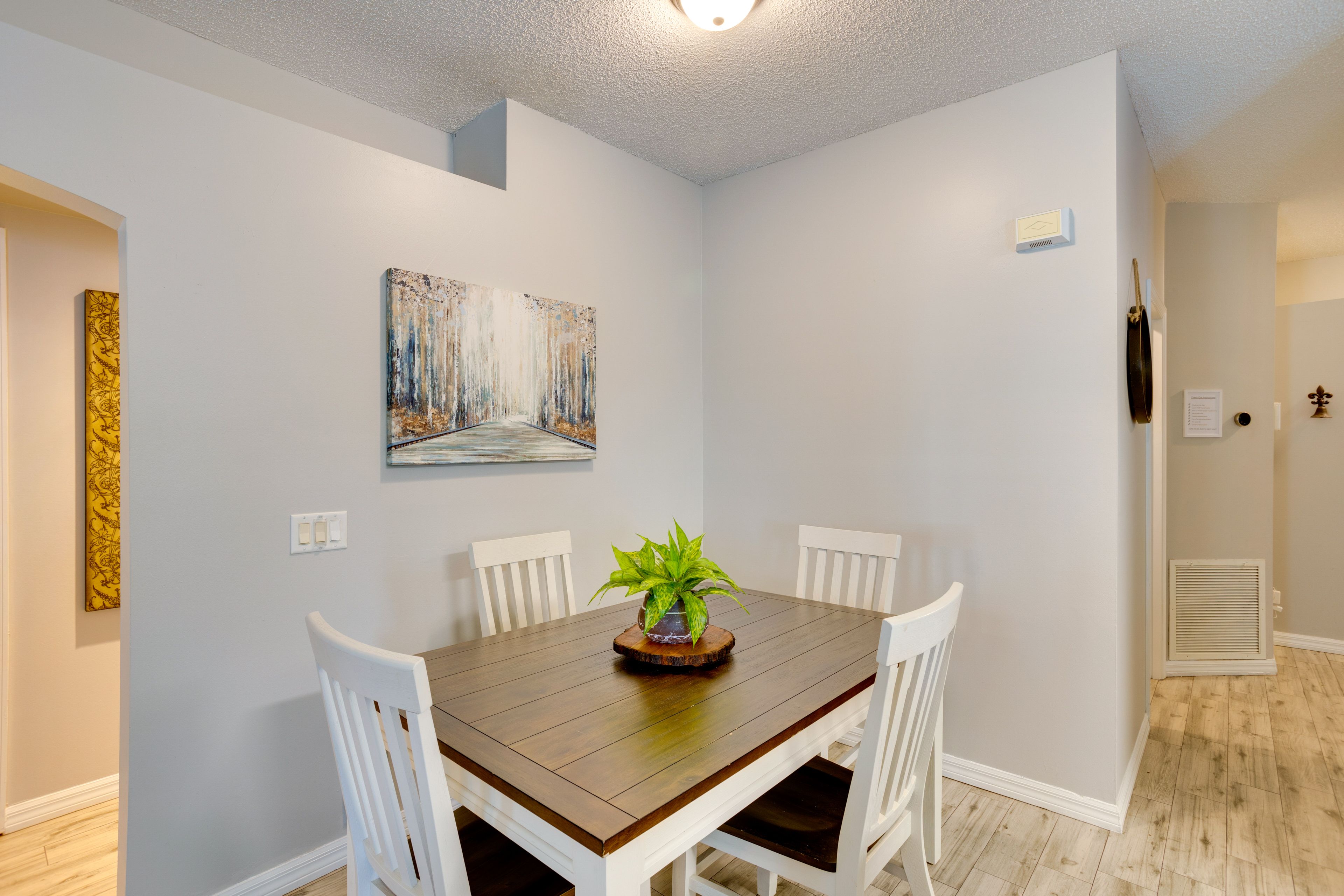 Dining Area | Dishware & Flatware Provided