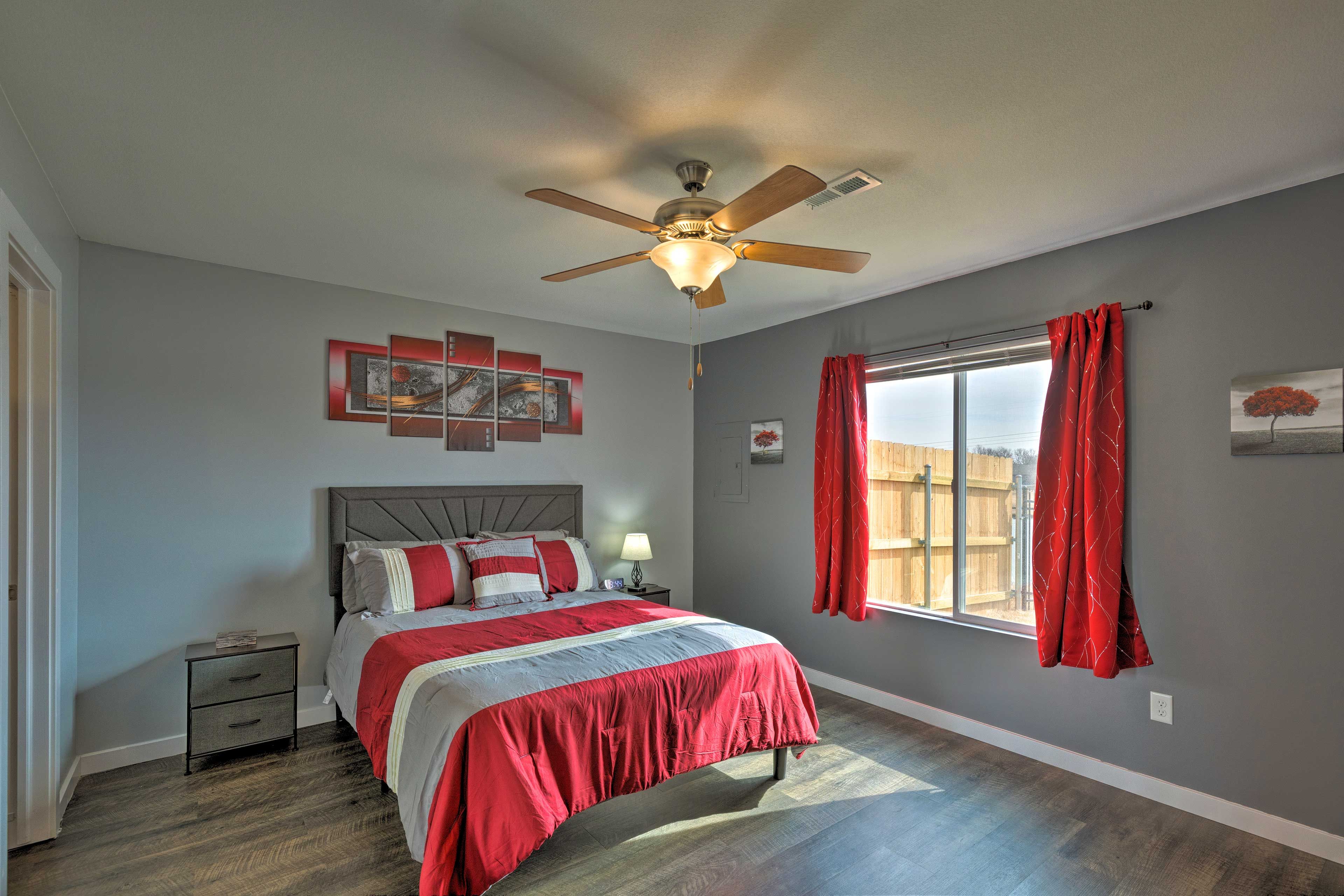 Bedroom 1 | Queen Bed | Main Floor | No Stairs to Access