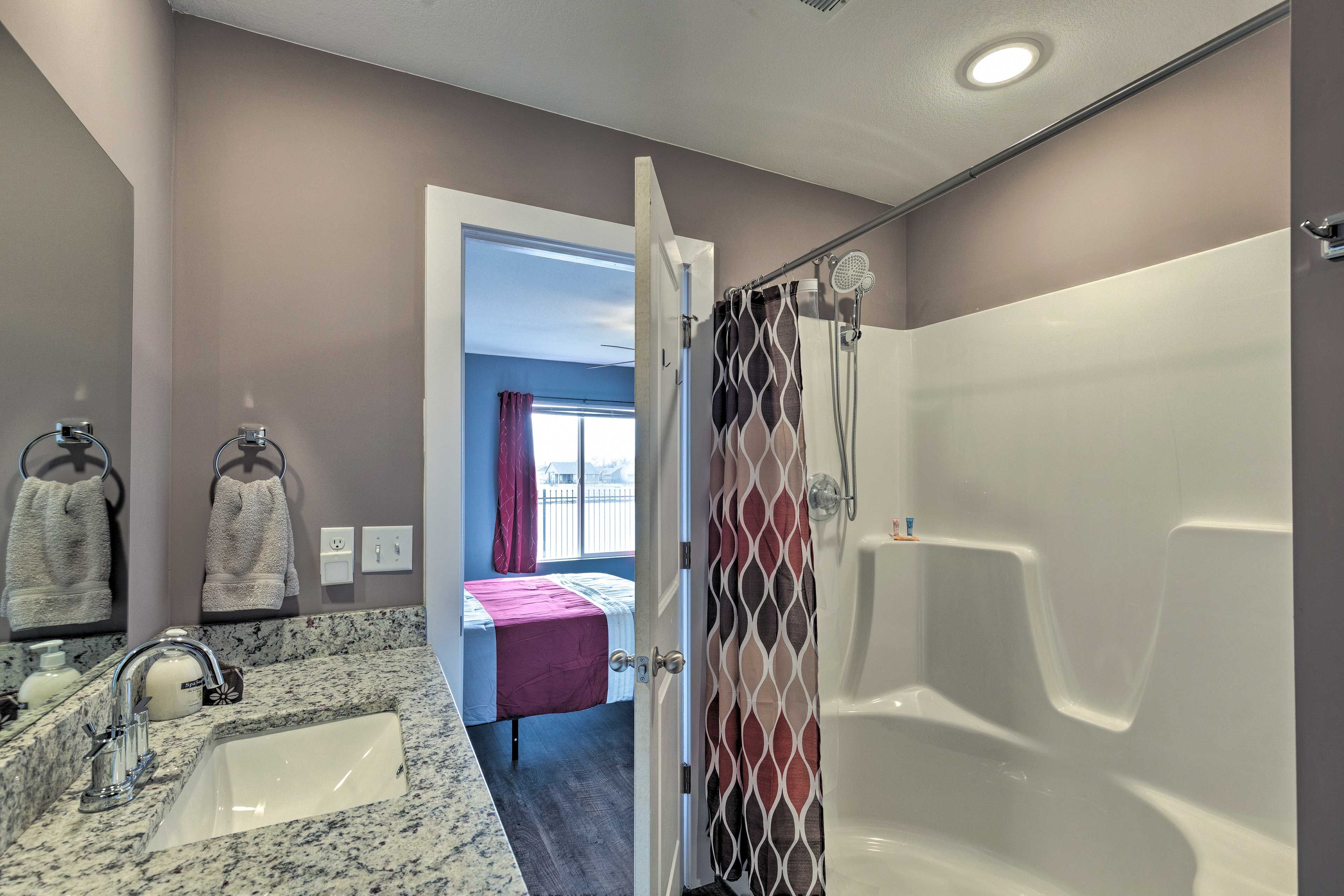 En-Suite Bathroom | Towels Provided