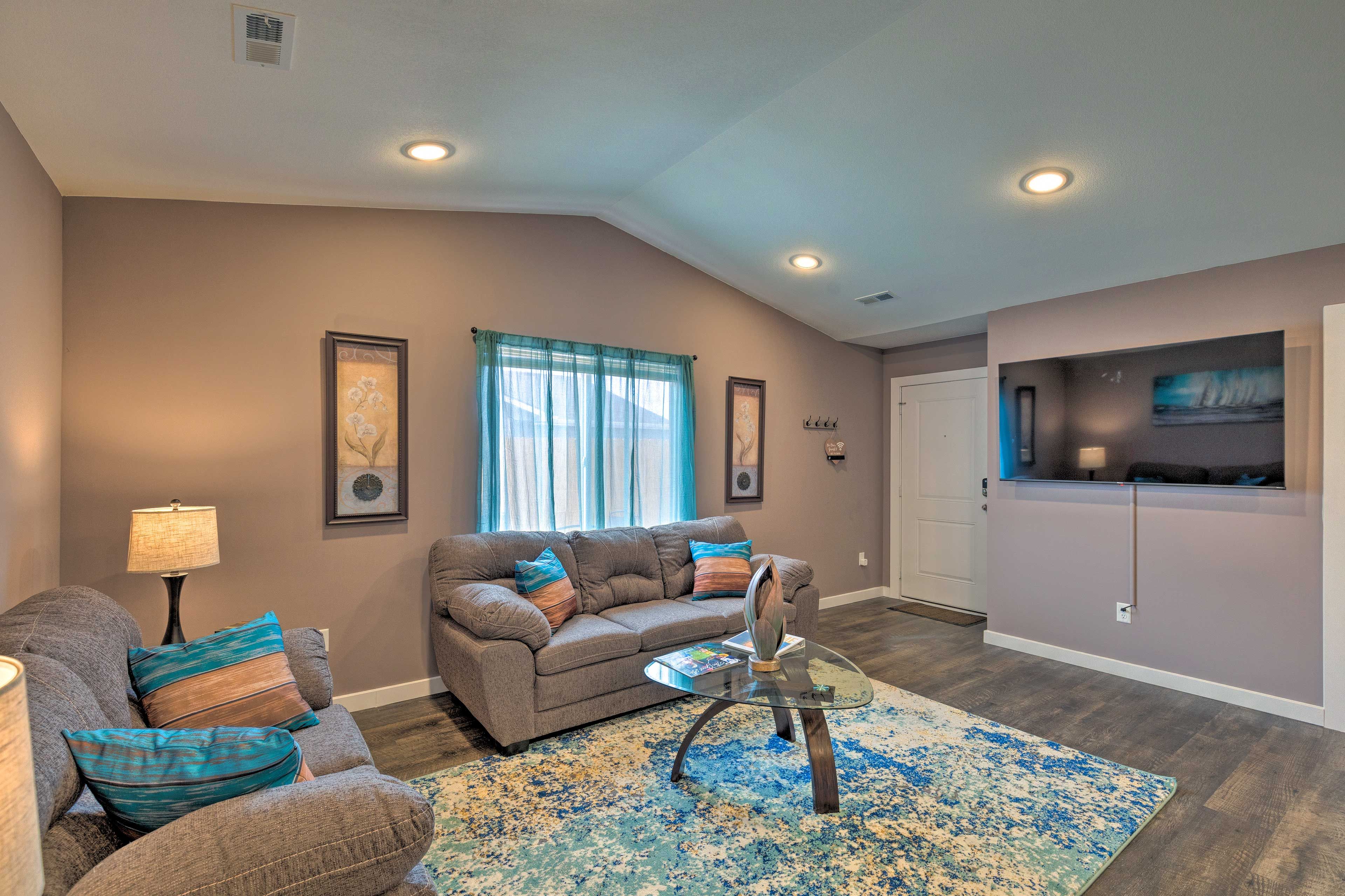 Living Room | Smart TV | Central A/C & Heating