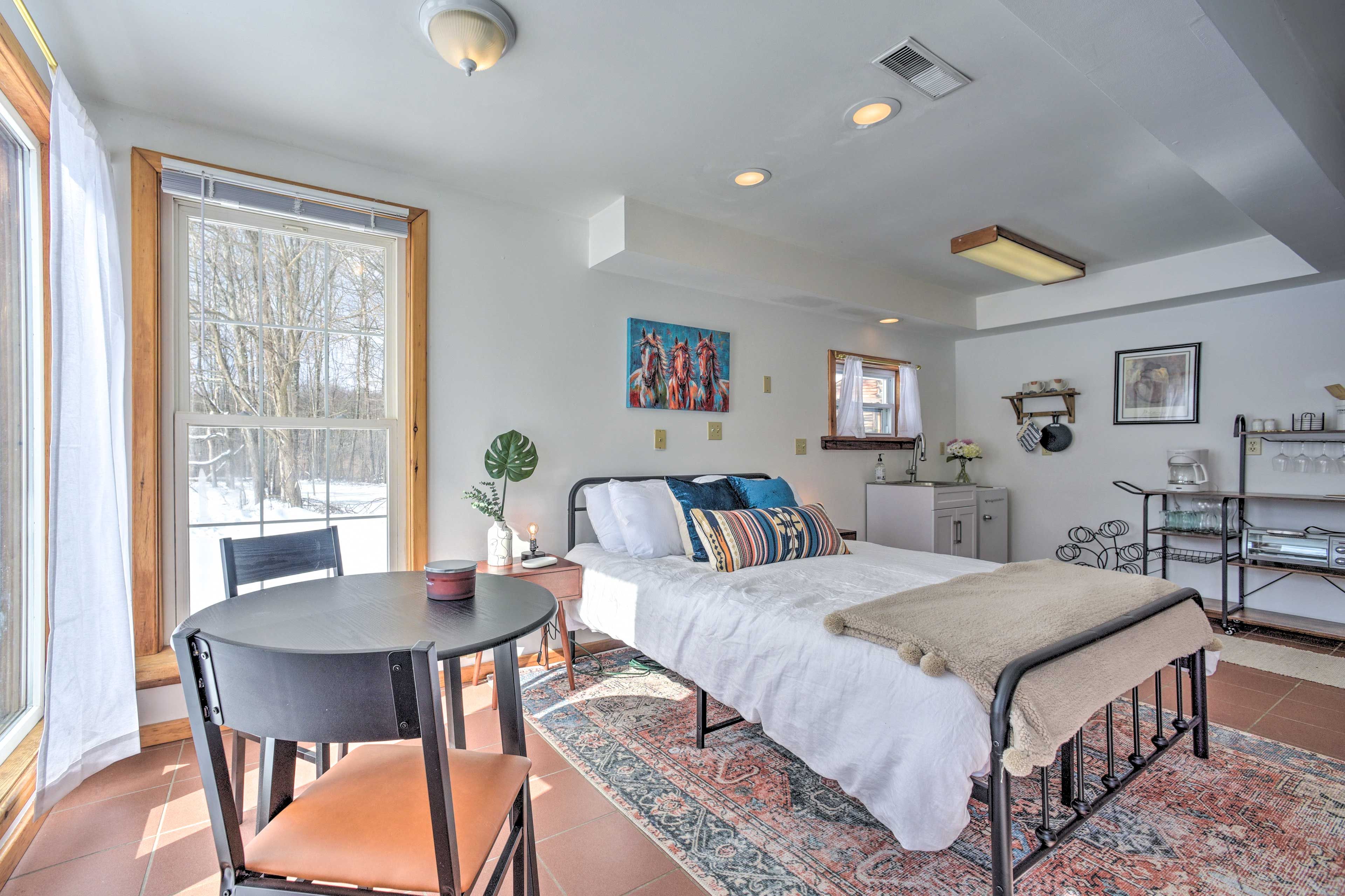 Studio | Linens Provided
