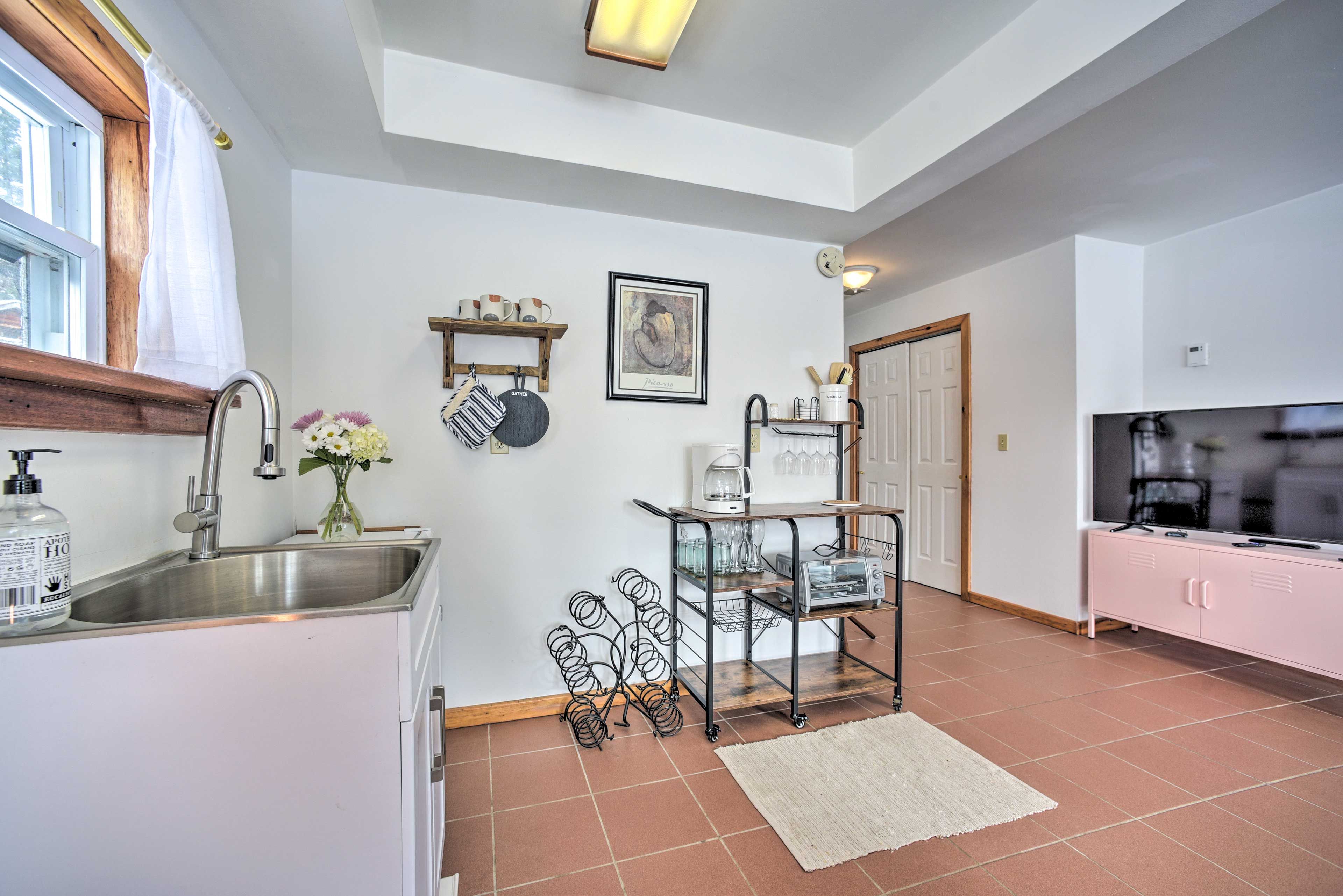 Studio | Kitchenette | Well-Equipped | Hot Plate