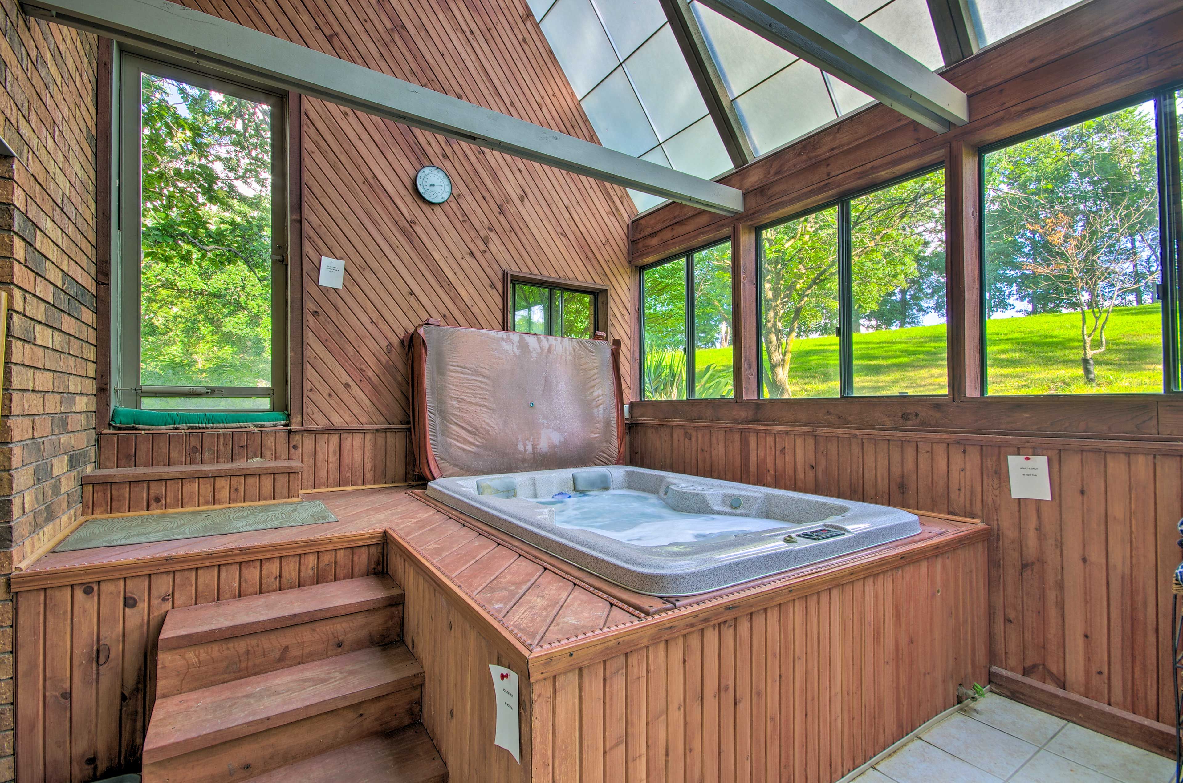 Hallsville Vacation Rental | 1BR | 1BA | Step-Free Access | 600 Sq Ft