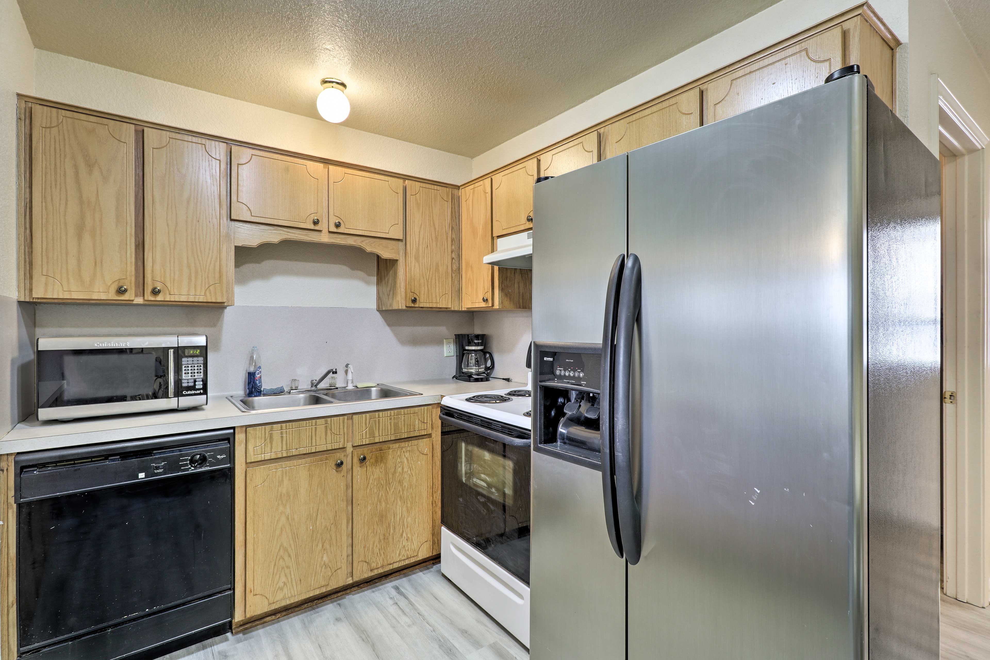 Kitchen | Microwave | Drip Coffee Maker