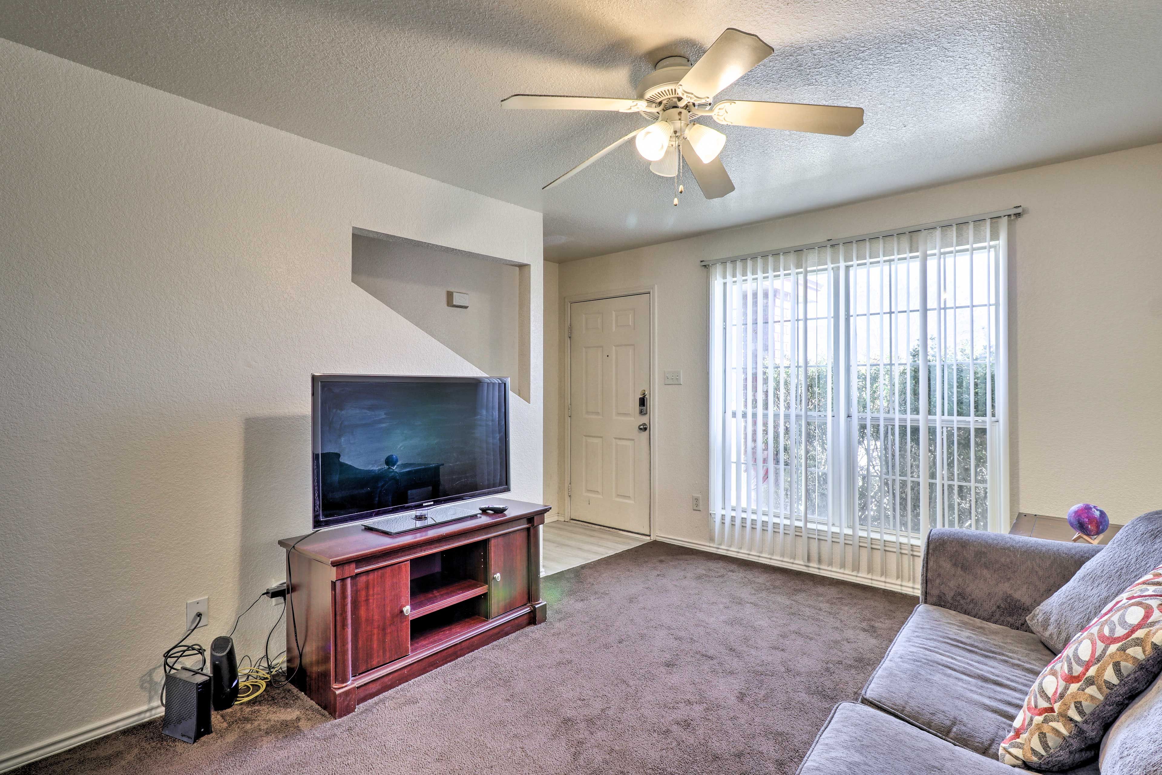 Living Room | Front Entrance