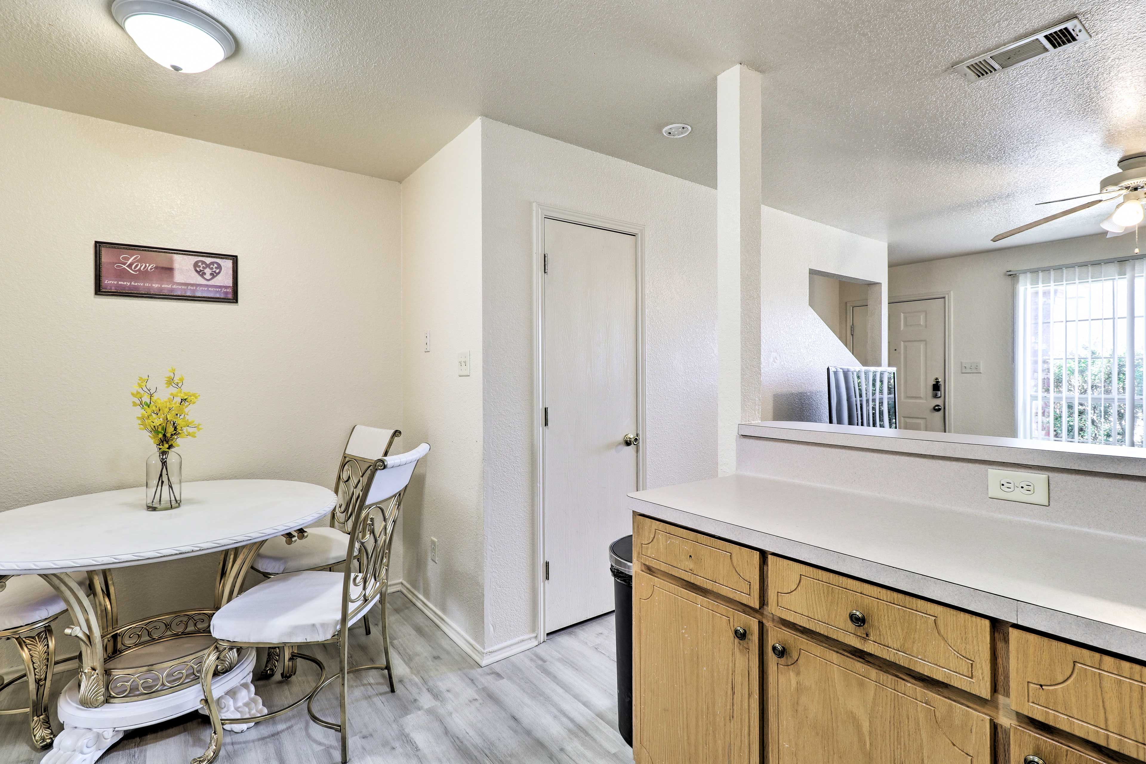 Kitchen | Ice Maker | Water Filter | Trash Bags | Paper Towels