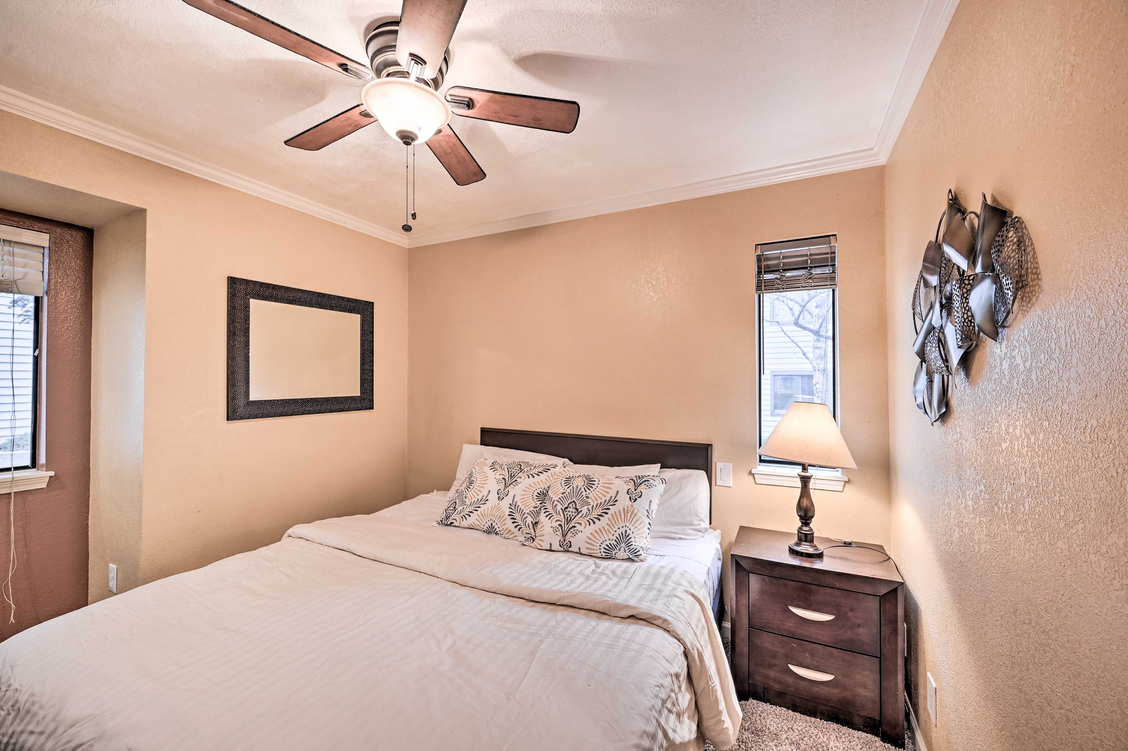 Bedroom | King Bed