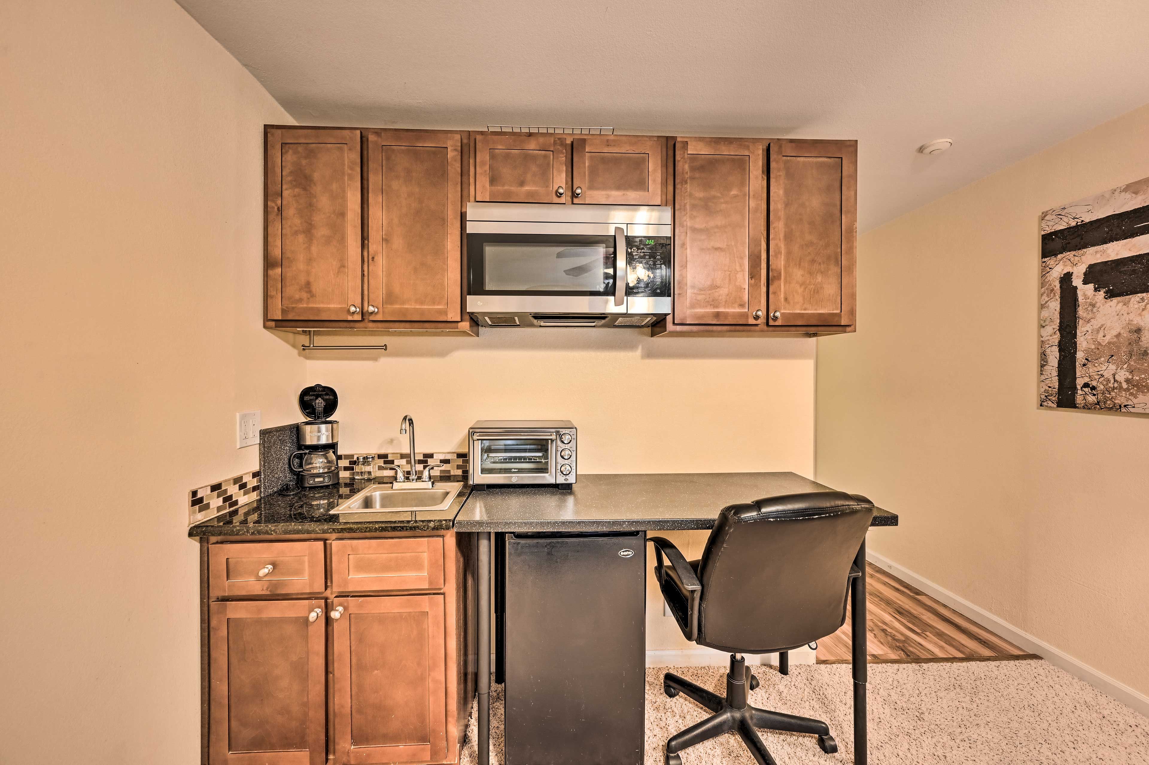 Kitchenette | Well-Equipped | Coffee Maker