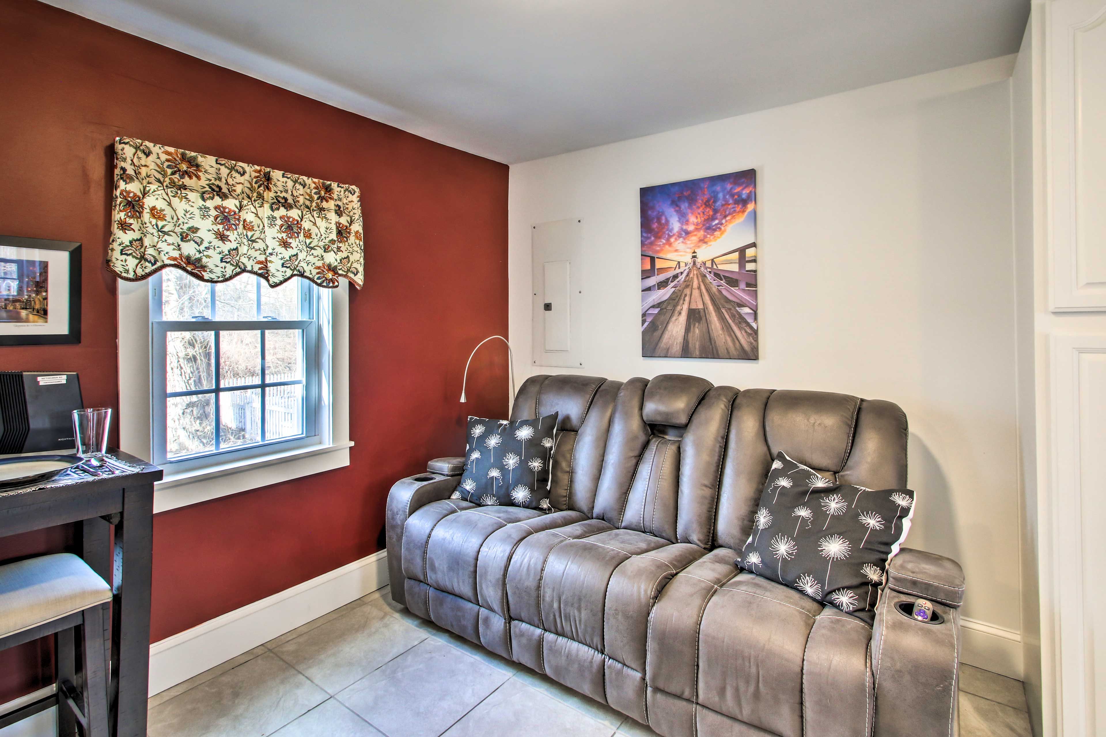 Bonus Living Area | Access to Kitchen | Roku Smart TV | Dining Area | 1st Floor