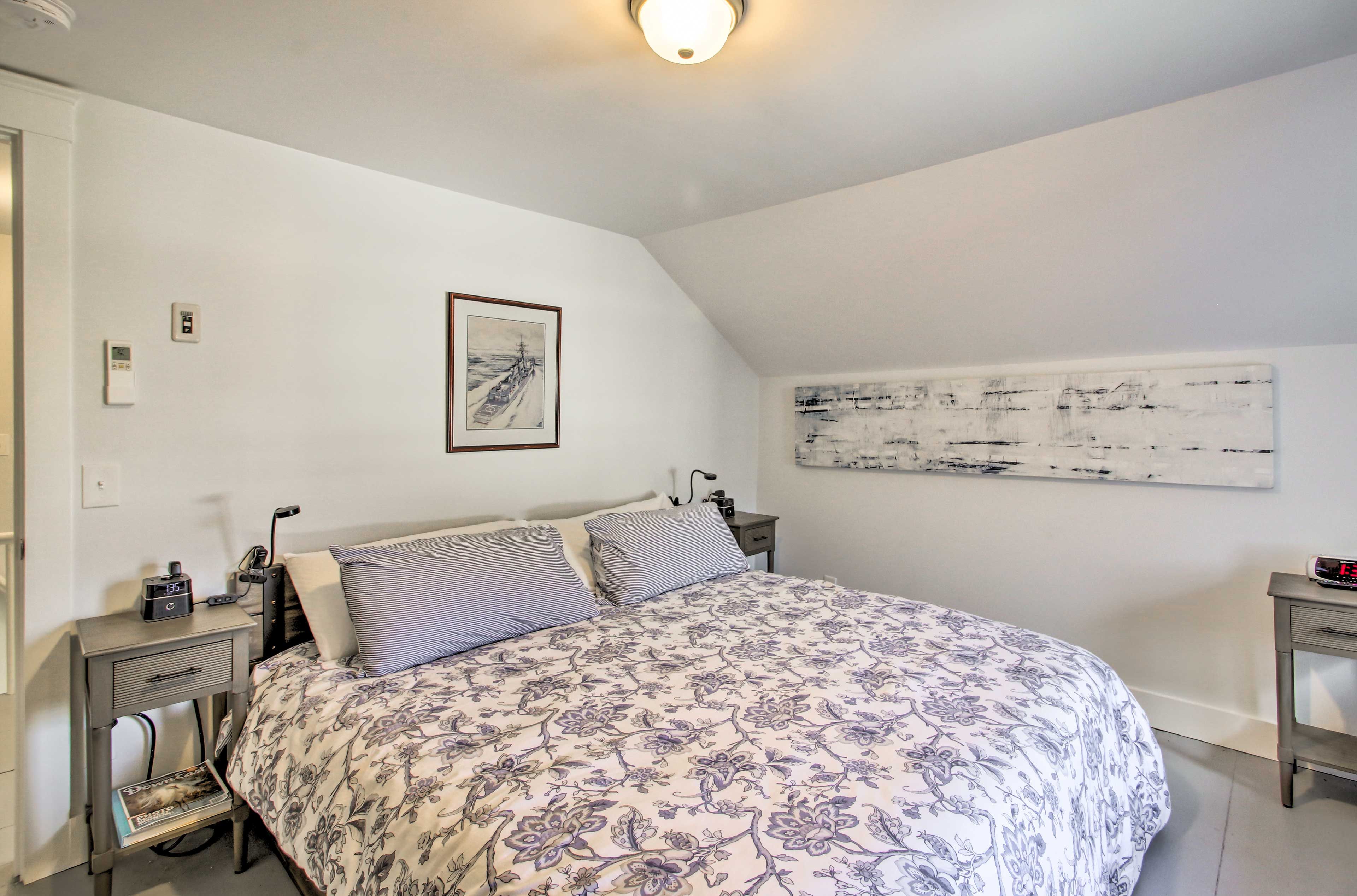 Bedroom 3 | King Bed | 2 Twin Beds | Roku Smart TV | 2nd Floor