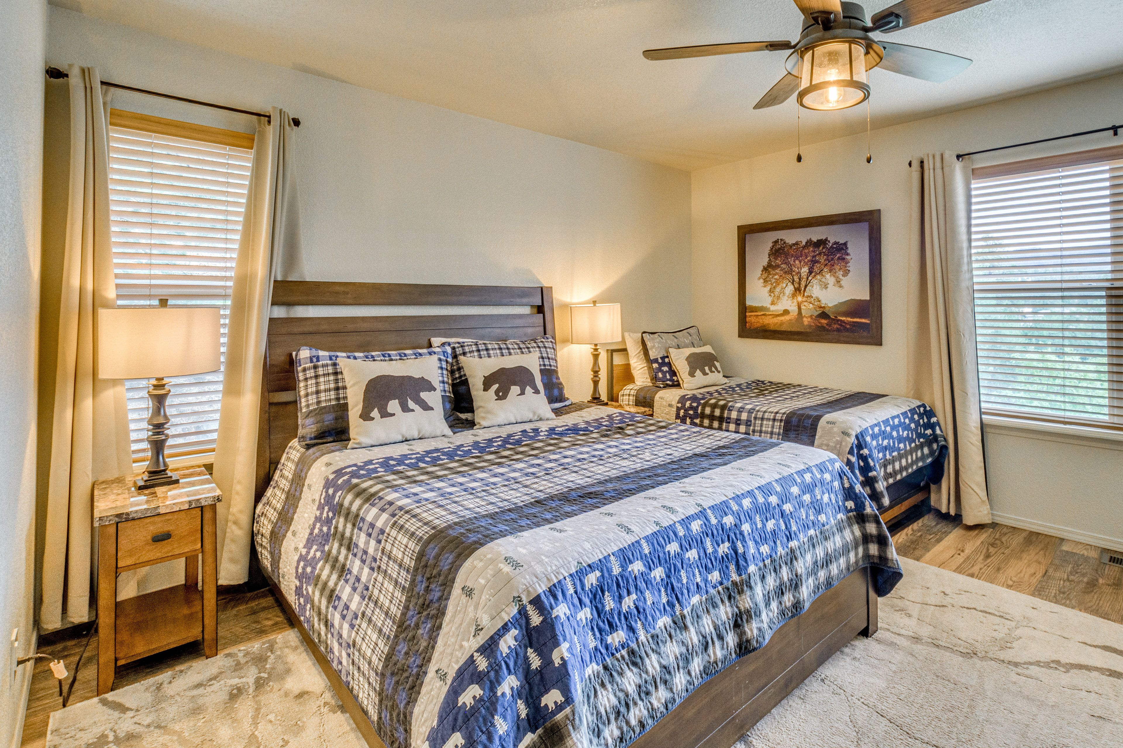 Bedroom 1 | Queen Bed | Twin Bed | 1st Floor