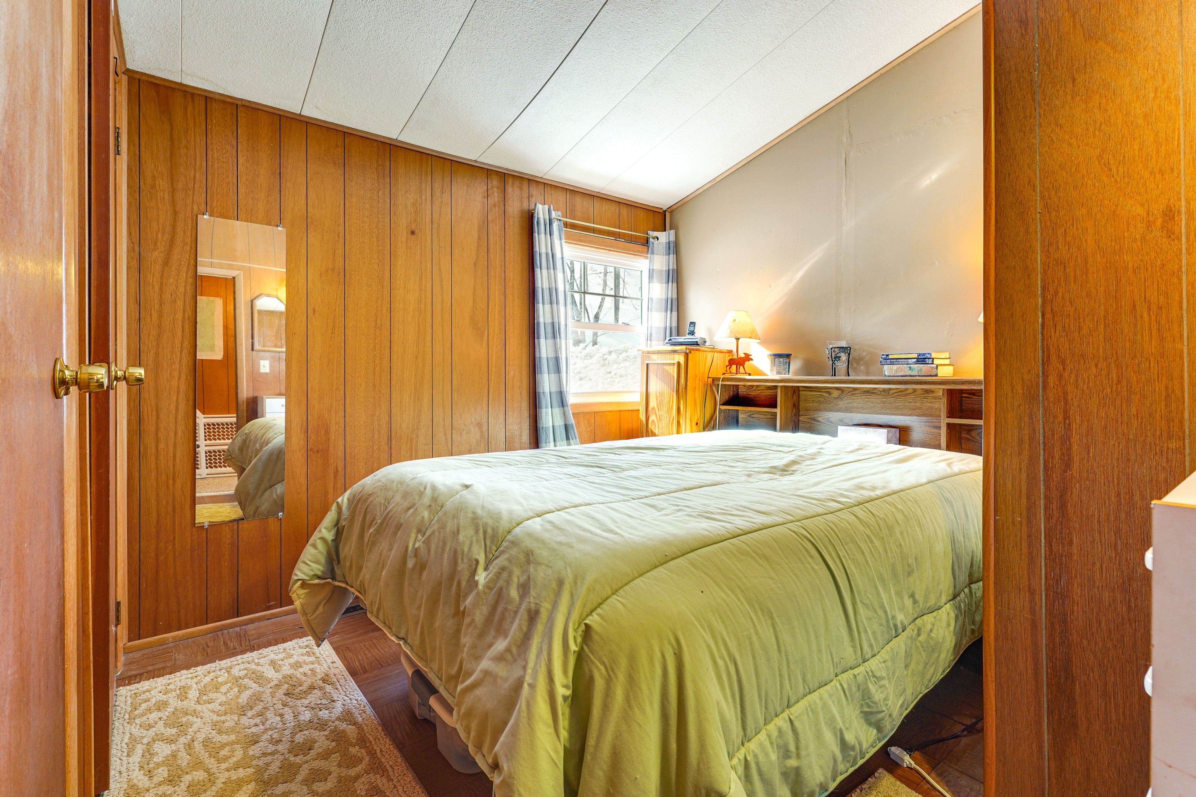 Bedroom 1 | Full Bed | Linens Provided