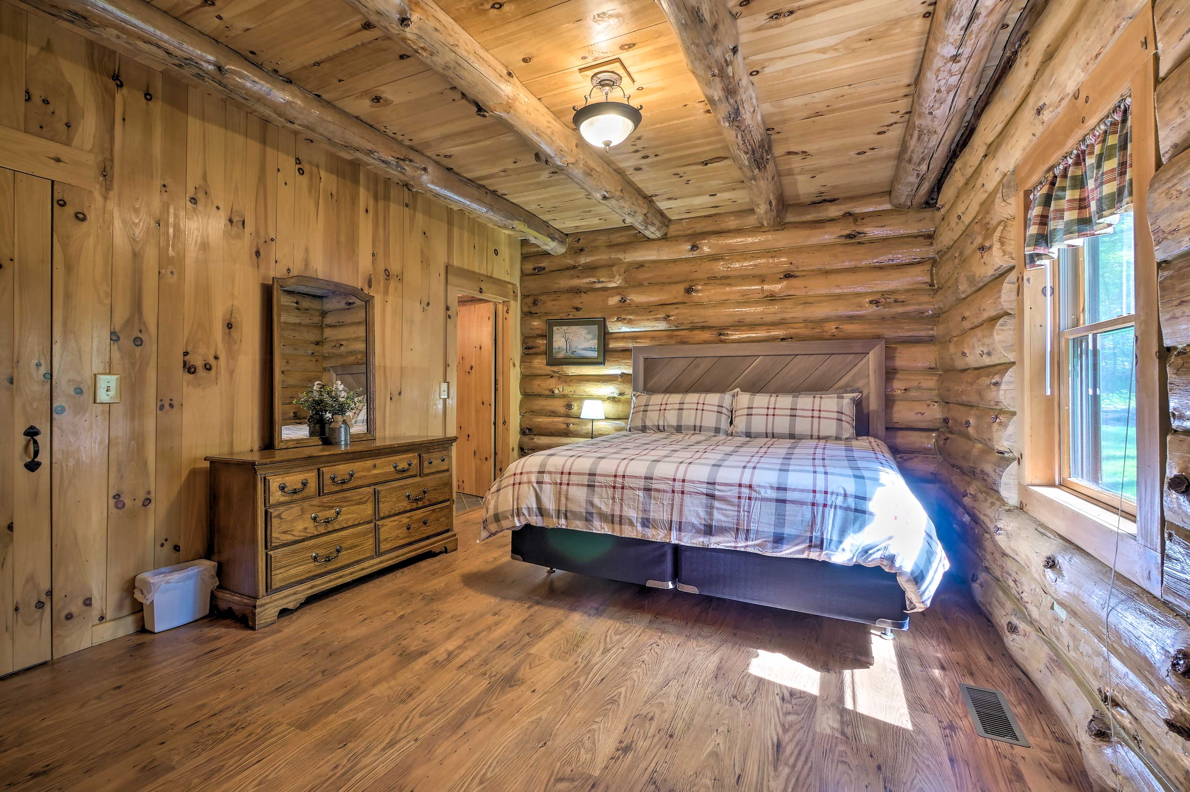 Bedroom 1 | King Bed | Main Level