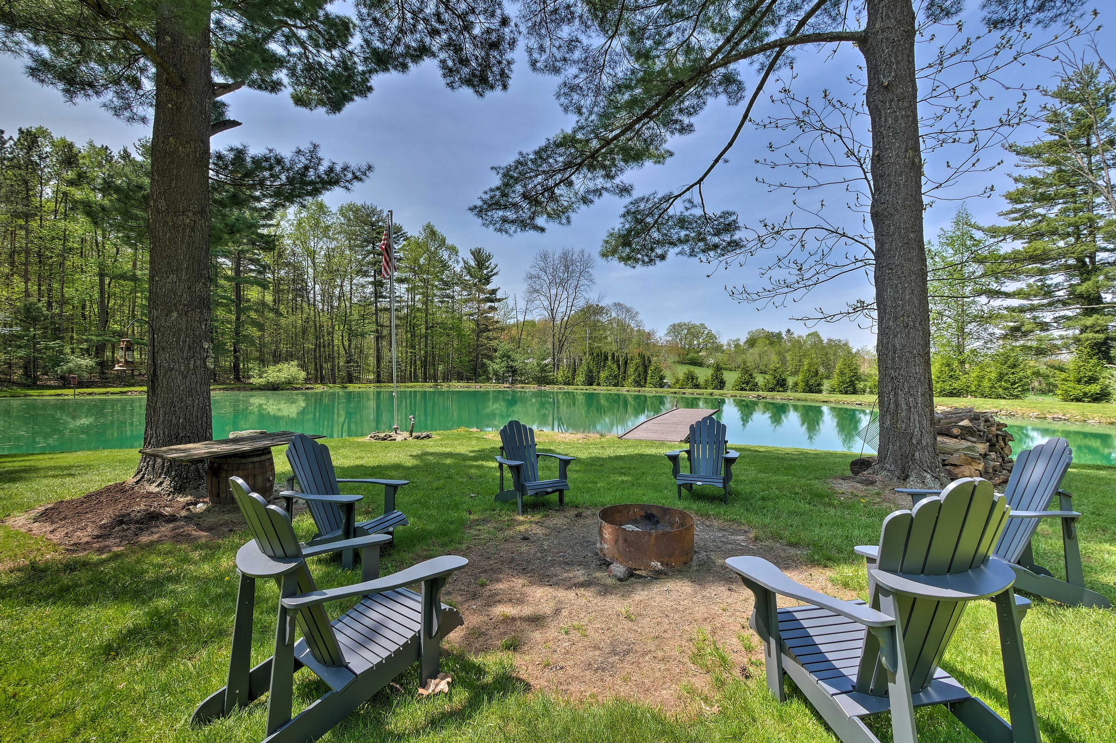 Private Pond | Fire Pit