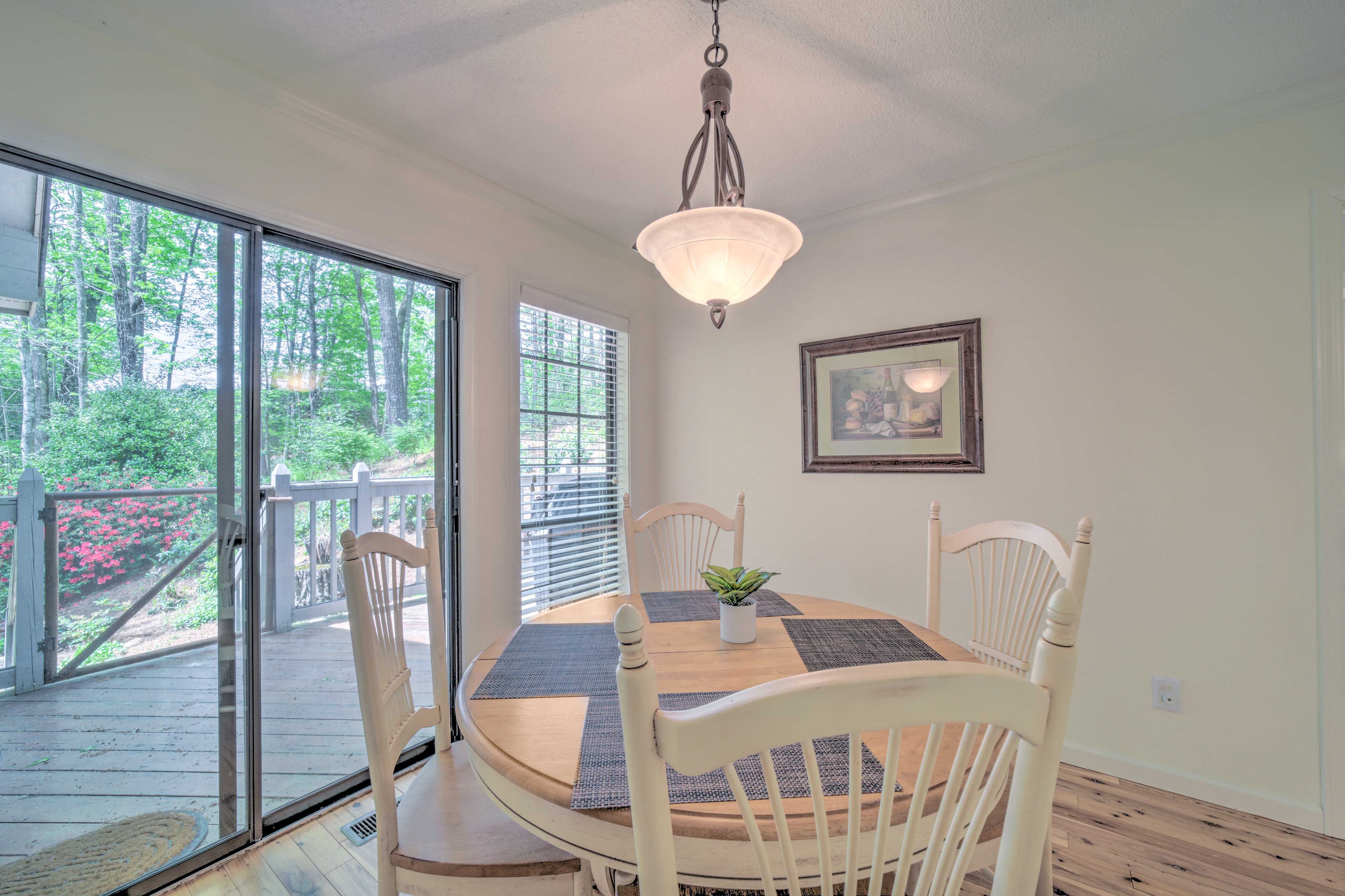 Dining Area | Deck Access