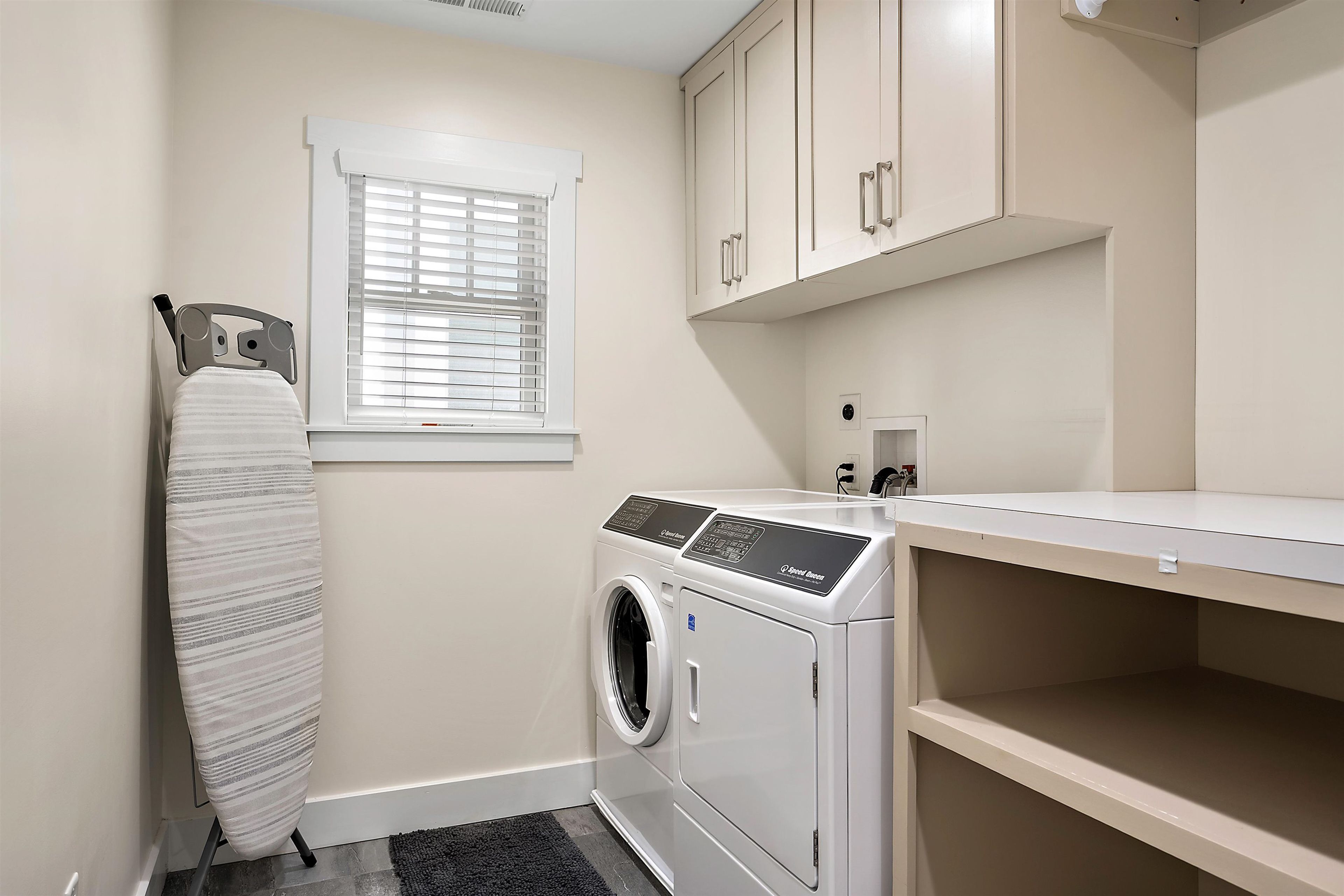 Laundry Room | Washer & Dryer