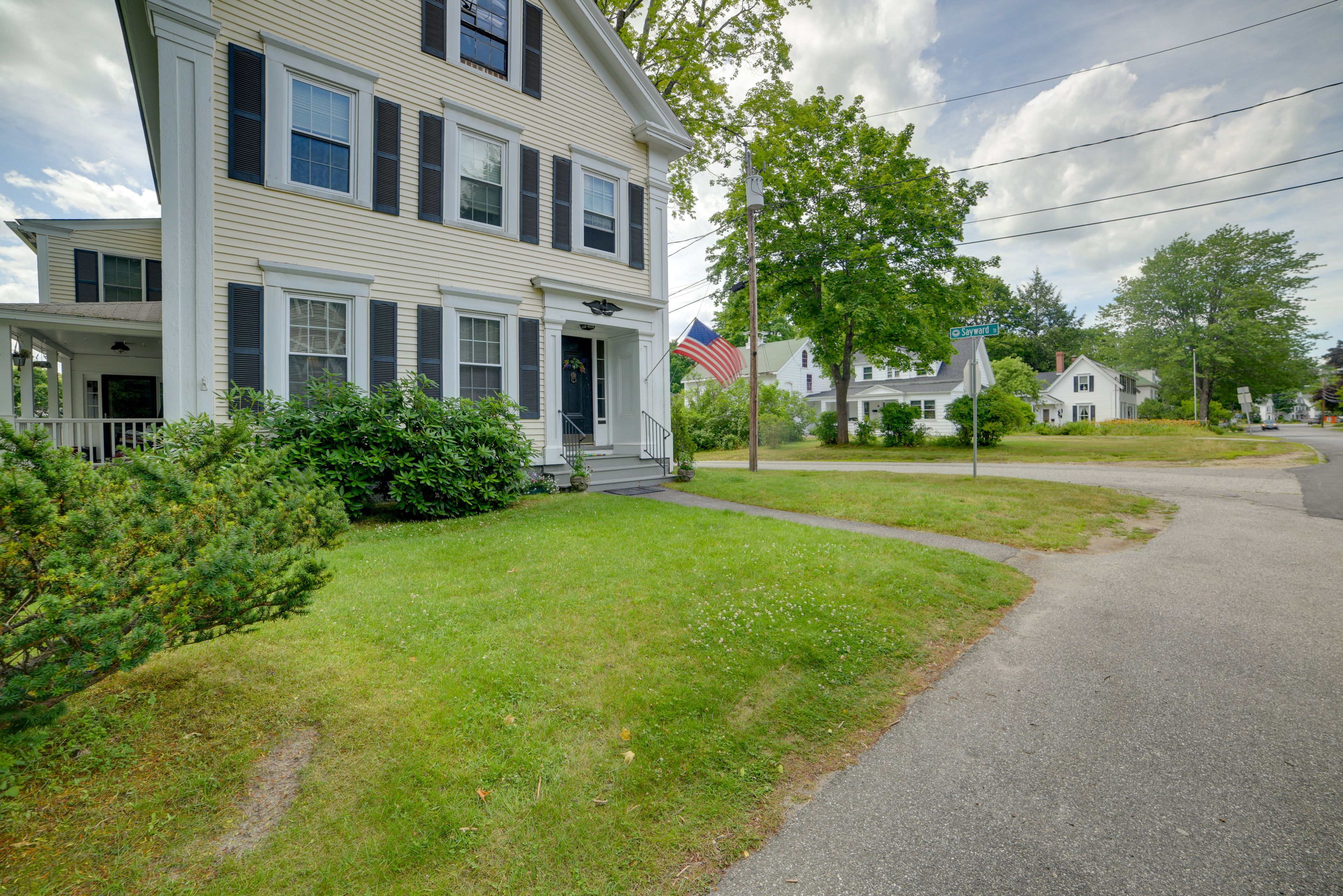 Parking | Driveway (2 Vehicles)