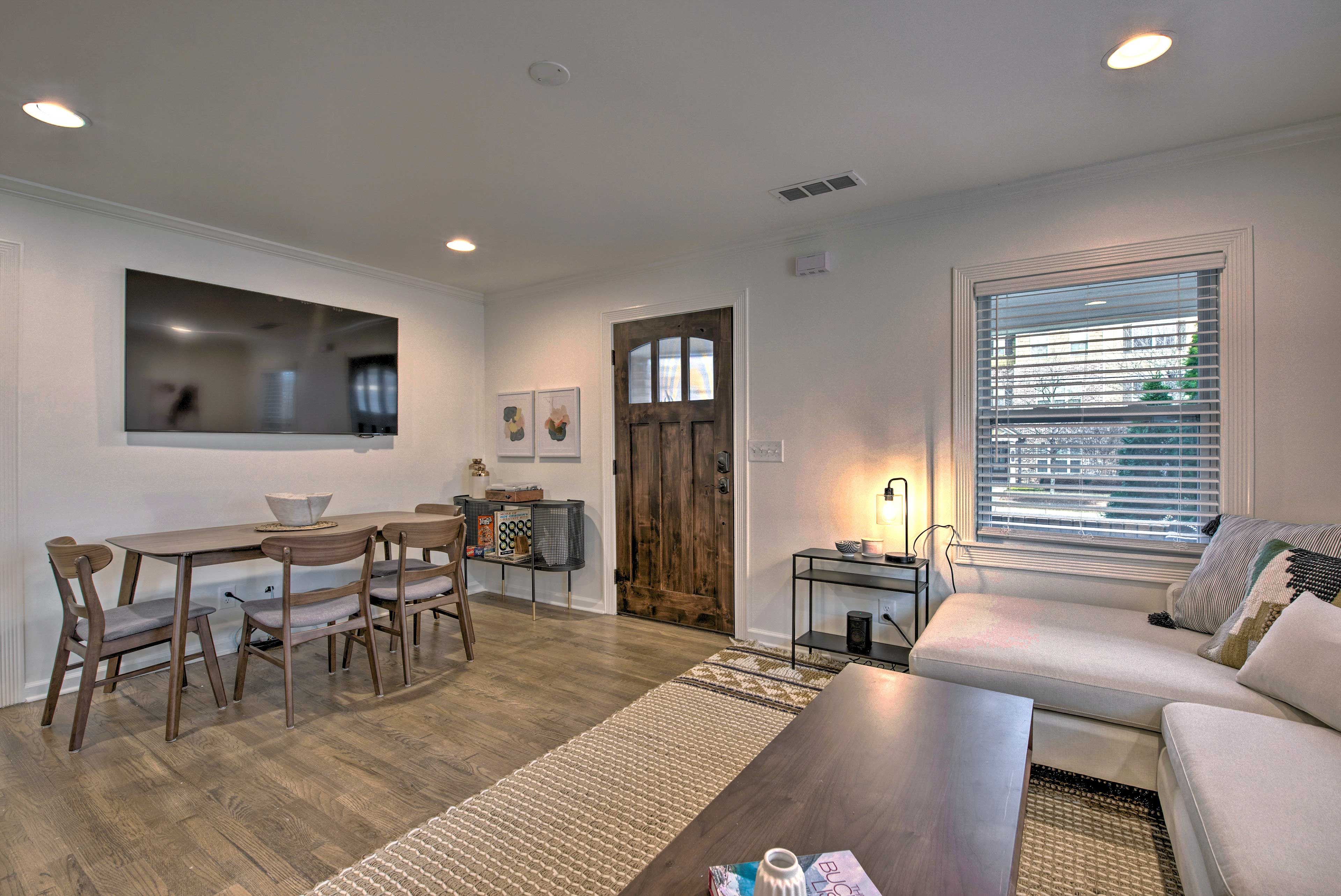 Living Room | Dining Area