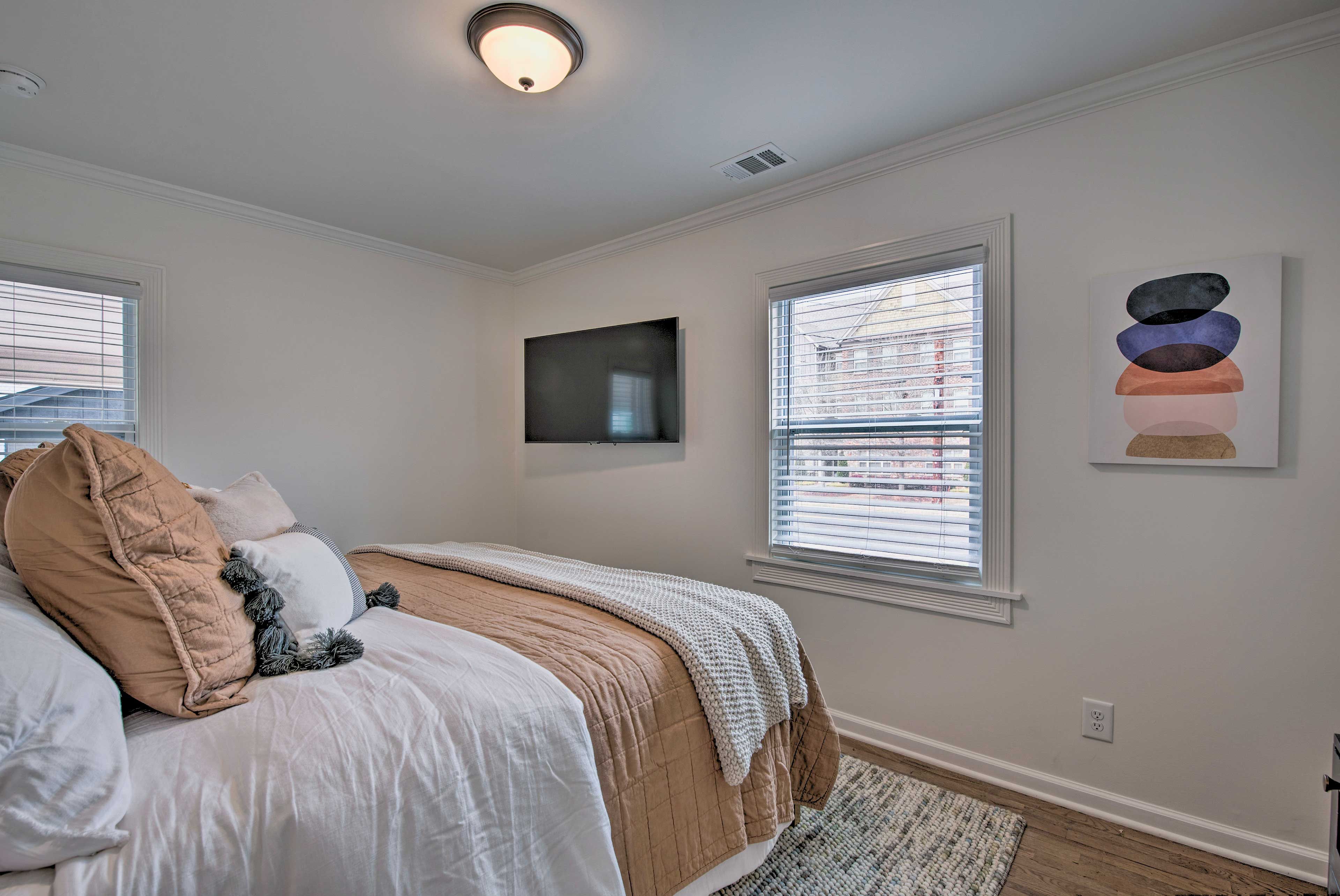 Bedroom 1 | Smart TV