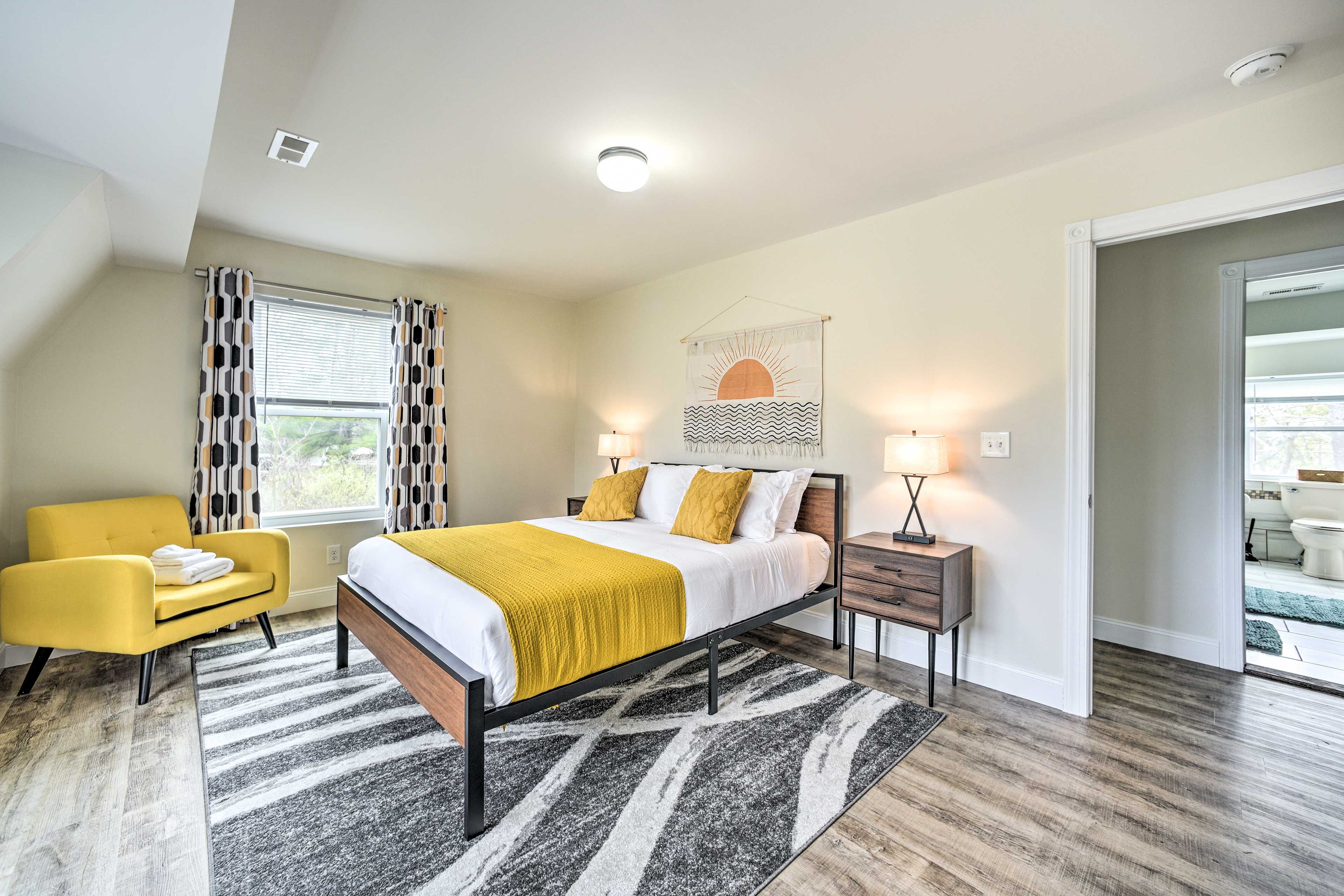 Bedroom 3 | Upper Level | Queen Bed